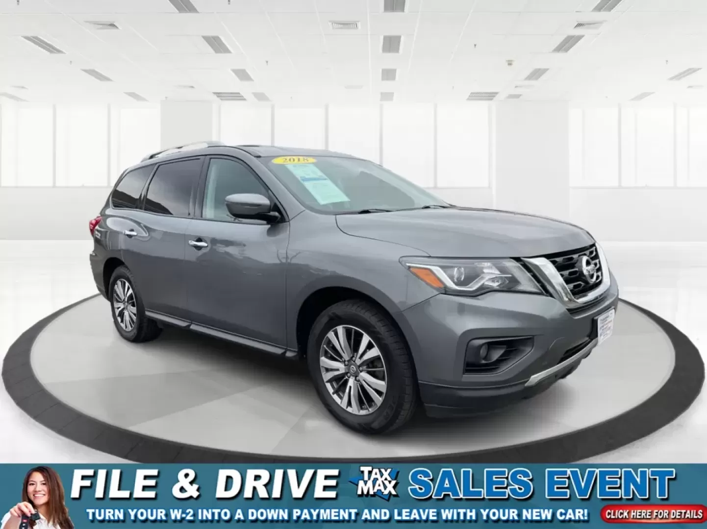 2018 Nissan Pathfinder SV (5N1DR2MM1JC) with an 3.5L V-6 gasoline direct injection engine, located at 4508 South Dixie Dr, Moraine, OH, 45439, (937) 908-9800, 39.689976, -84.218452 - Are you ready to elevate your family adventures or weekend getaways? Look no further than the 2018 Nissan Pathfinder SV, available now at Advantage Car and Credit in Vandalia, OH. Perfectly designed for growing families, this spacious SUV is not only a reliable daily driver but also an ideal compani - Photo#0