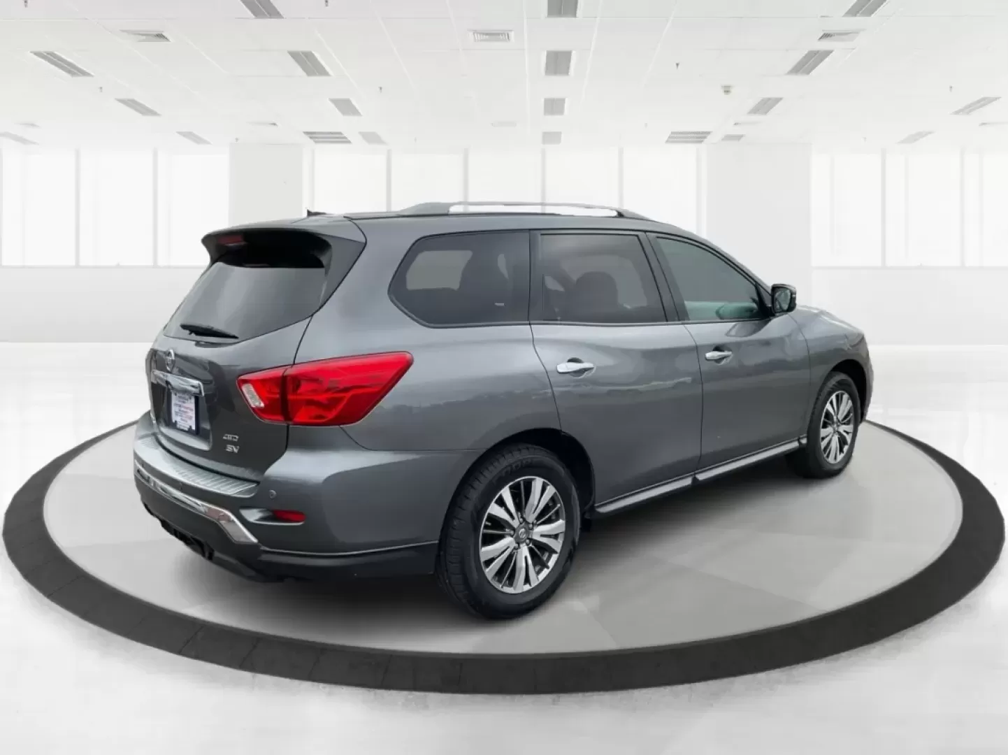 2018 Nissan Pathfinder SV (5N1DR2MM1JC) with an 3.5L V-6 gasoline direct injection engine, located at 4508 South Dixie Dr, Moraine, OH, 45439, (937) 908-9800, 39.689976, -84.218452 - Are you ready to elevate your family adventures or weekend getaways? Look no further than the 2018 Nissan Pathfinder SV, available now at Advantage Car and Credit in Vandalia, OH. Perfectly designed for growing families, this spacious SUV is not only a reliable daily driver but also an ideal compani - Photo#2