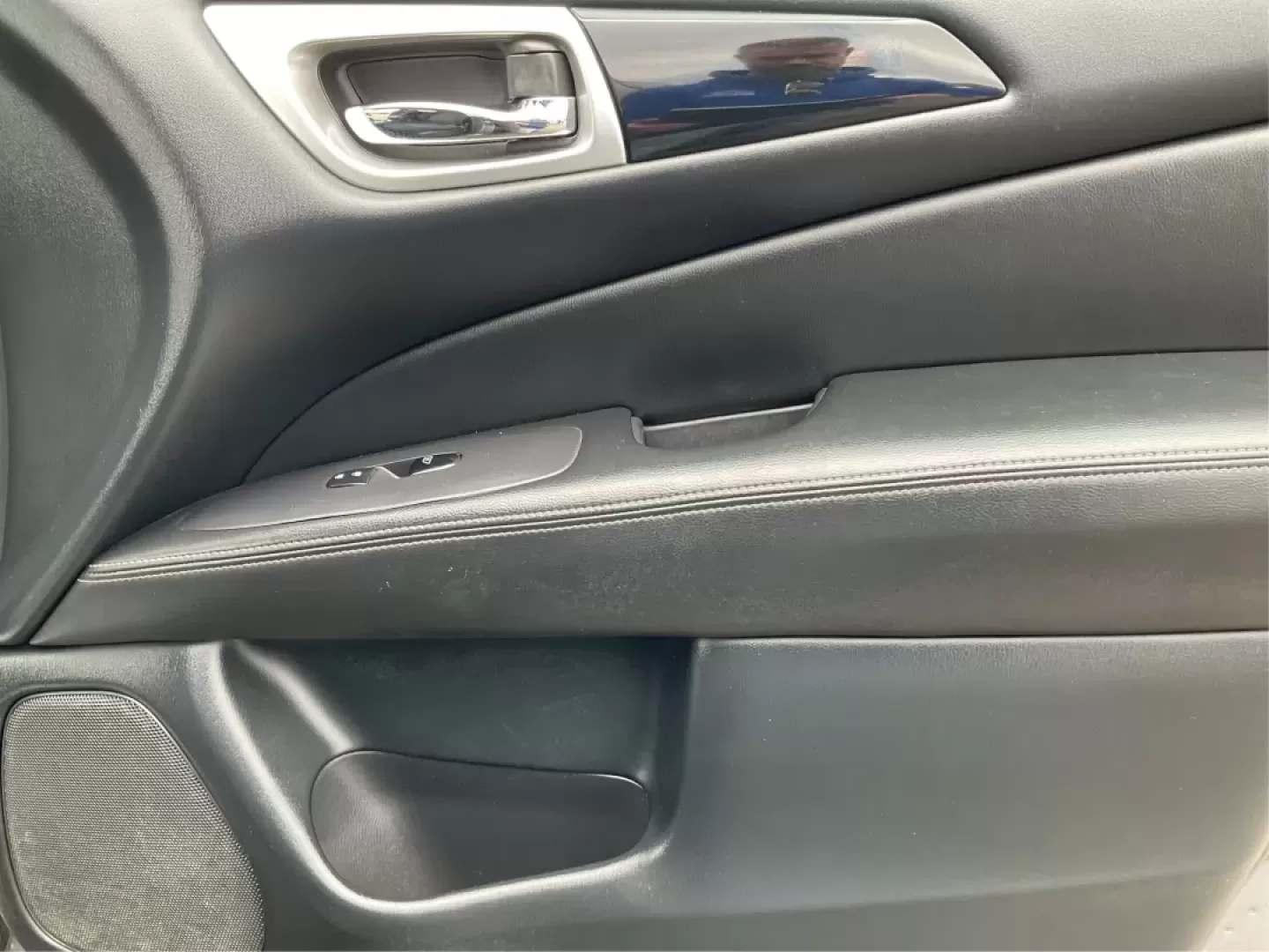 2018 Nissan Pathfinder SV (5N1DR2MM1JC) with an 3.5L V-6 gasoline direct injection engine, located at 4508 South Dixie Dr, Moraine, OH, 45439, (937) 908-9800, 39.689976, -84.218452 - Are you ready to elevate your family adventures or weekend getaways? Look no further than the 2018 Nissan Pathfinder SV, available now at Advantage Car and Credit in Vandalia, OH. Perfectly designed for growing families, this spacious SUV is not only a reliable daily driver but also an ideal compani - Photo#19