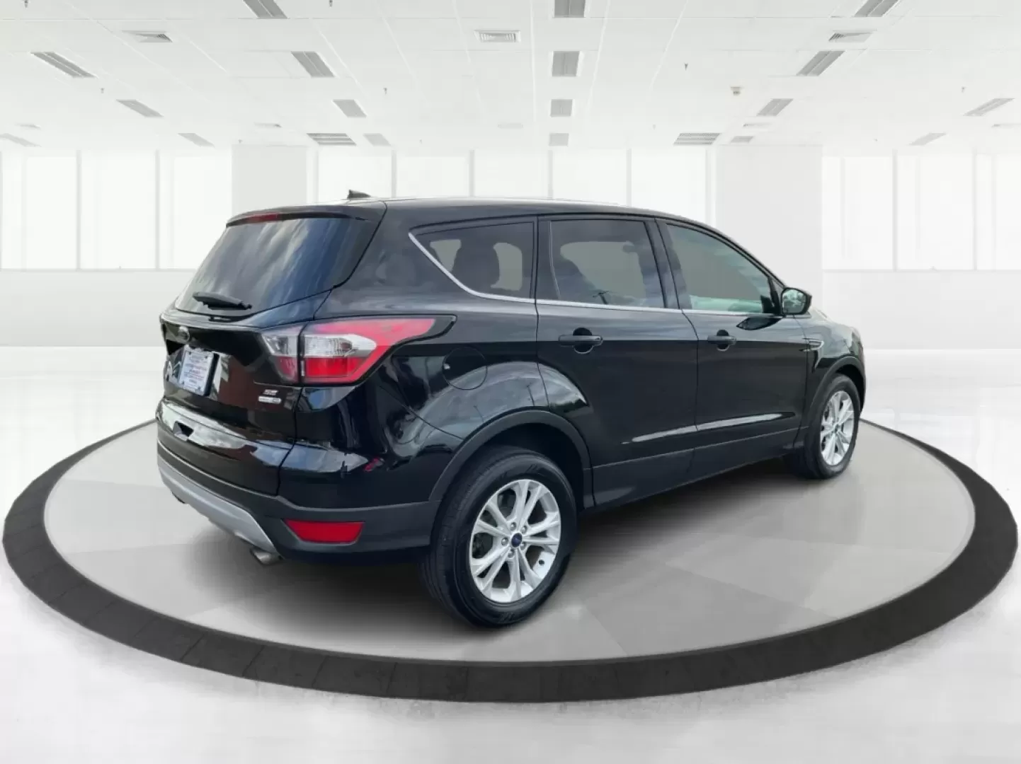 2017 Ford Escape SE (1FMCU9GD3HU) with an Other engine, located at 8750 N County Rd 25A, Piqua, OH, 45356, (937) 908-9800, 40.164391, -84.232513 - **Discover the Perfect SUV for Your Next Adventure!**<br /> <br /> Are you ready to elevate your lifestyle with a vehicle that can handle everything from daily commutes to weekend getaways? Look no further than the 2017 Ford Escape SE, now available at Advantage Car and Credit - Piqua. Located at 87 - Photo#2