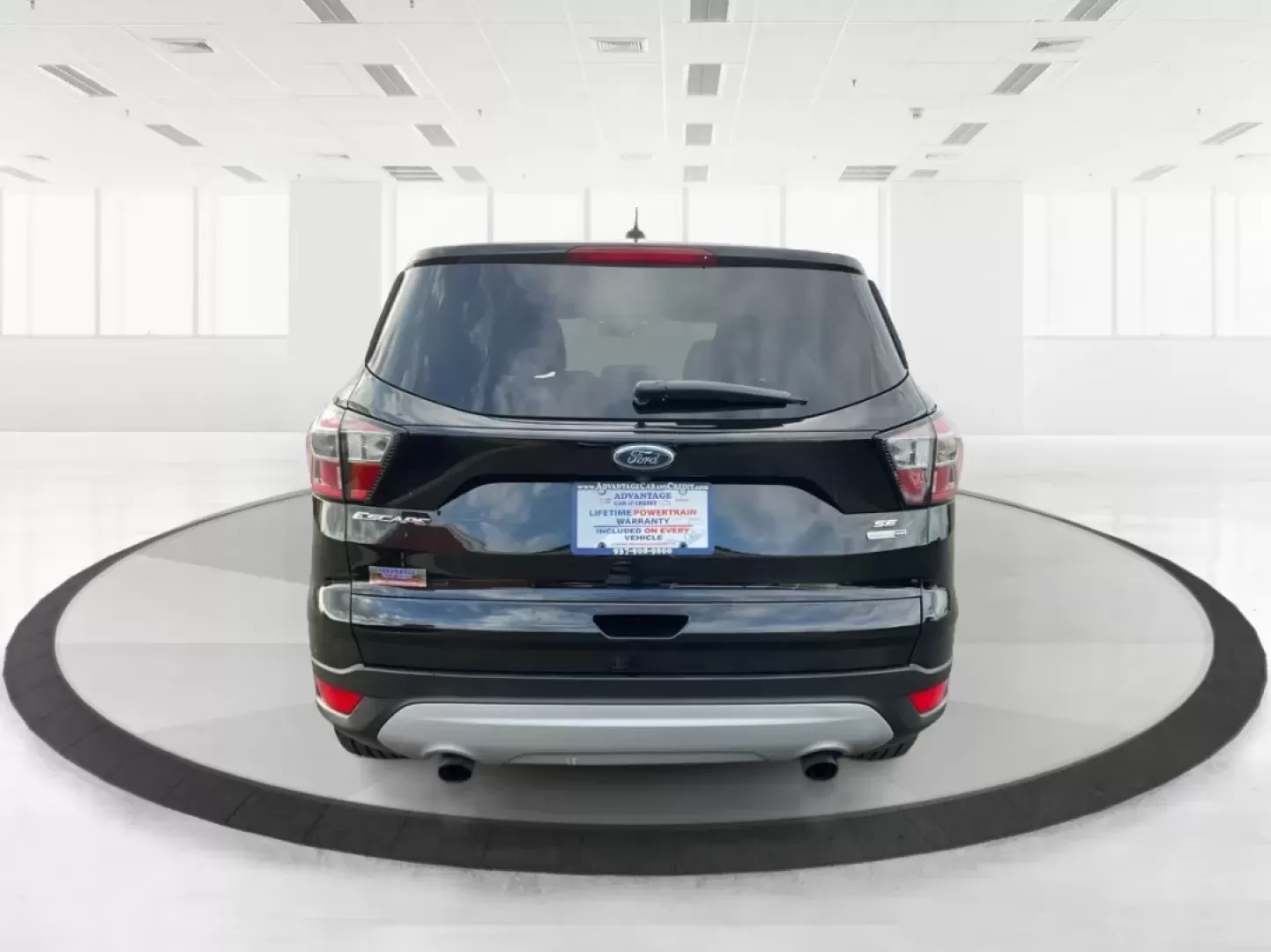 2017 Ford Escape SE (1FMCU9GD3HU) with an Other engine, located at 8750 N County Rd 25A, Piqua, OH, 45356, (937) 908-9800, 40.164391, -84.232513 - **Discover the Perfect SUV for Your Next Adventure!**<br /> <br /> Are you ready to elevate your lifestyle with a vehicle that can handle everything from daily commutes to weekend getaways? Look no further than the 2017 Ford Escape SE, now available at Advantage Car and Credit - Piqua. Located at 87 - Photo#3