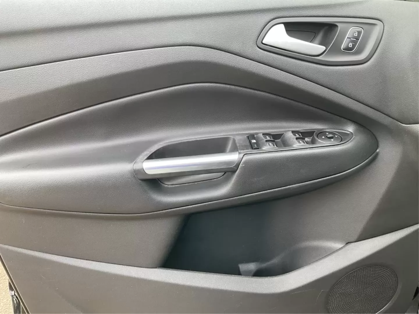 2017 Ford Escape SE (1FMCU9GD3HU) with an Other engine, located at 8750 N County Rd 25A, Piqua, OH, 45356, (937) 908-9800, 40.164391, -84.232513 - **Discover the Perfect SUV for Your Next Adventure!**<br /> <br /> Are you ready to elevate your lifestyle with a vehicle that can handle everything from daily commutes to weekend getaways? Look no further than the 2017 Ford Escape SE, now available at Advantage Car and Credit - Piqua. Located at 87 - Photo#18