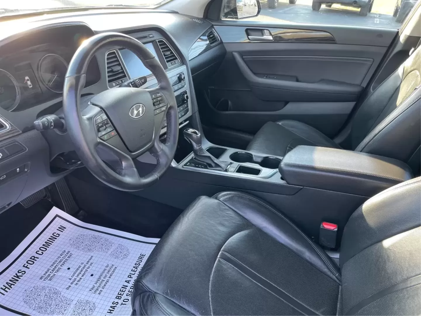 2015 Hyundai Sonata Limited (5NPE34AF7FH) with an 2.4L I-4 gasoline direct injection engine, located at 880 E. National Road, Vandalia, OH, 45377, (937) 908-9800, 39.891918, -84.183594 - **Unleash a New Lifestyle with the 2015 Hyundai Sonata Limited Your Perfect Sedan Awaits!**<br /> <br /> Are you ready to elevate your daily commute or weekend getaways? The 2015 Hyundai Sonata Limited, available at Advantage Car and Credit in Vandalia, OH, is designed with your lifestyle in mind. - Photo#9