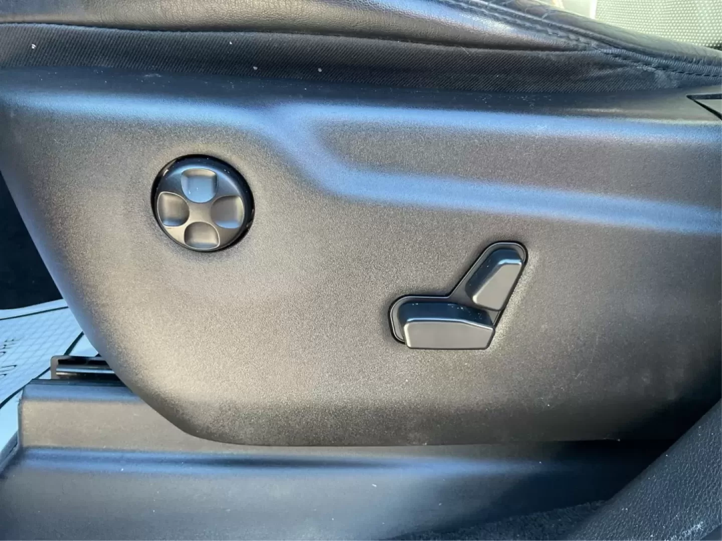 2015 Dodge Durango R/T (1C4SDJCT8FC) with an HEMI 5.7L V-8 variable valve control engine, located at 8750 N County Rd 25A, Piqua, OH, 45356, (937) 908-9800, 40.164391, -84.232513 - **Unleash Your Adventurous Spirit with the 2015 Dodge Durango R/T at Advantage Car and Credit - Troy!**<br /> <br /> Are you ready to elevate your family outings or weekend adventures? The 2015 Dodge Durango R/T is the perfect vehicle for those who demand style, performance, and versatility. Whether - Photo#17