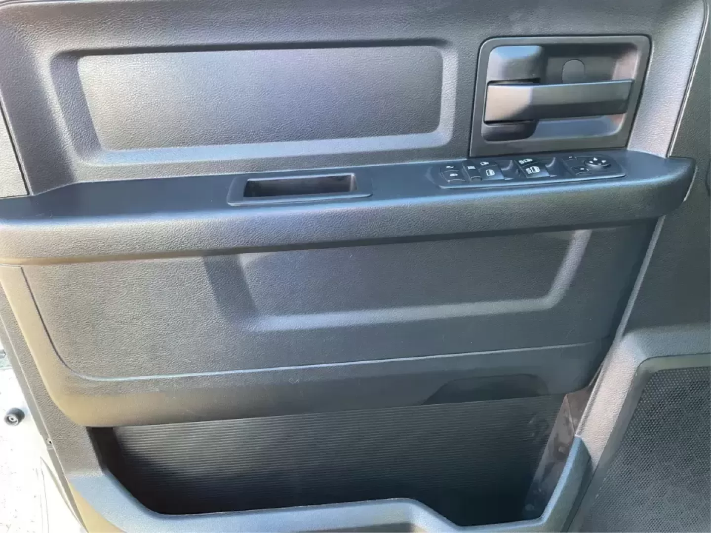 2016 Ram 1500 Tradesman (1C6RR7FT3GS) with an 5.7L V8 OHV 16V engine, 6A transmission, located at 401 Woodman Dr, Riverside, OH, 45431, (937) 908-9800, 39.760899, -84.123421 - Looking for a reliable vehicle that seamlessly fits into your active lifestyle? Look no further than this robust 2016 Ram 1500 Tradesman, available now at Advantage Car and Credit in Moraine, OH. This quad cab truck is not just a vehicle; it's a gateway to adventure, perfect for weekend getaways, tr - Photo#17