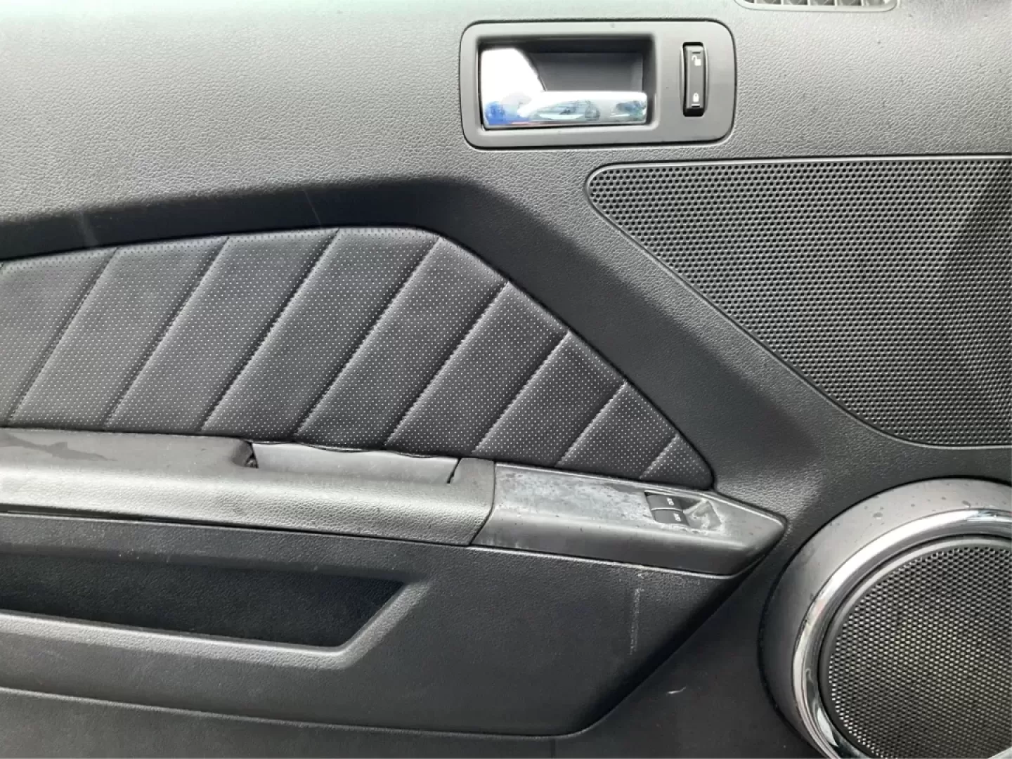 2012 Ford Mustang V6 Premium (1ZVBP8AM2C5) with an 3.7L V-6 DOHC engine, Manual transmission, located at 1951 S Dayton Lakeview Rd., New Carlisle, OH, 45344, (937) 908-9800, 39.890999, -84.050255 - **Embrace the Spirit of Adventure with the 2012 Ford Mustang V6 Premium!**<br /> <br /> Are you ready to infuse your daily routine with excitement and style? The 2012 Ford Mustang V6 Premium, available at Advantage Car and Credit in Vandalia, OH, is the perfect companion for those who crave a thrill - Photo#18