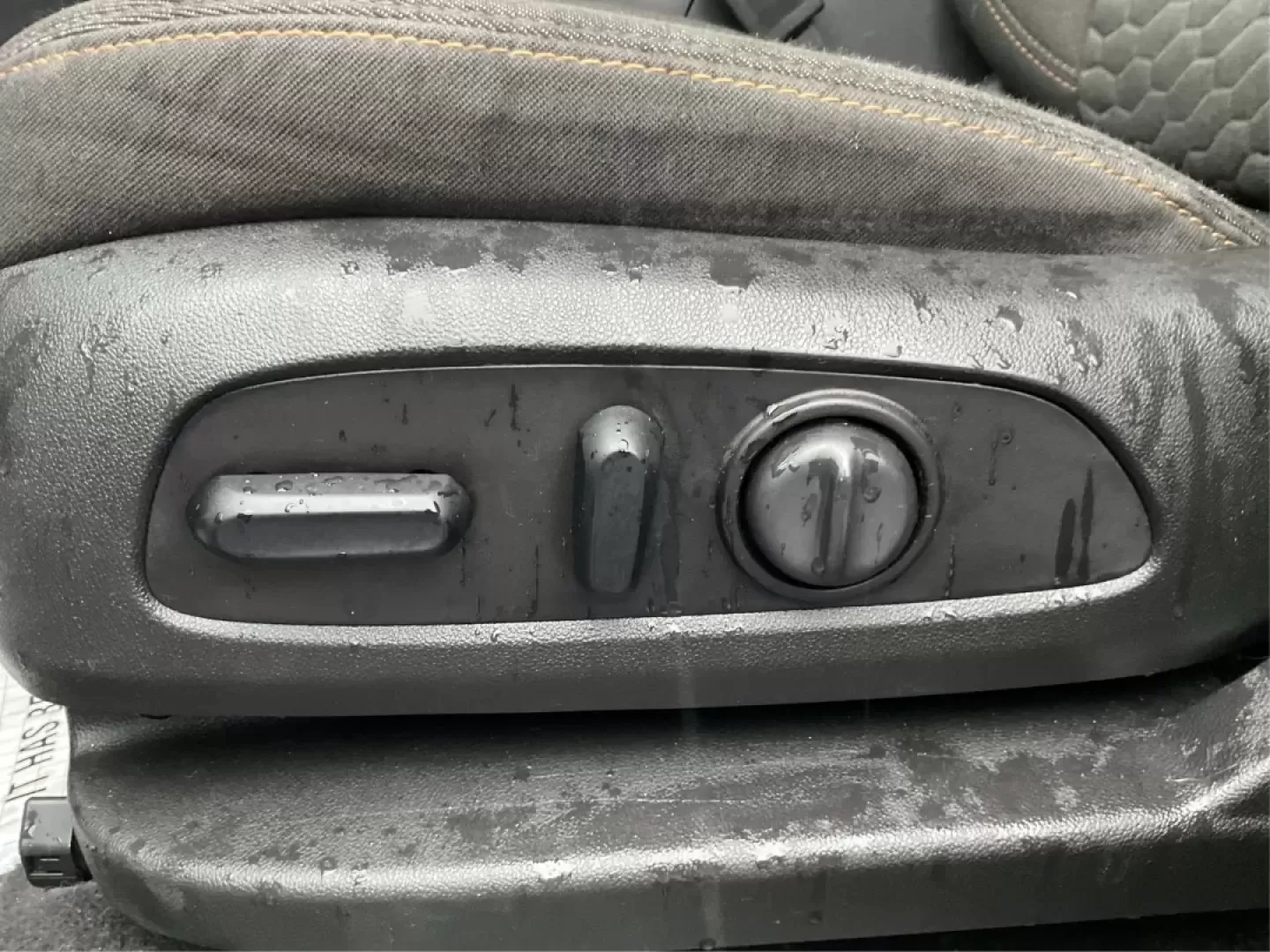 2019 Chevrolet Equinox LT (3GNAXKEV6KS) with an 1.5L I-4 gasoline direct injection engine, located at 8750 N County Rd 25A, Piqua, OH, 45356, (937) 908-9800, 40.164391, -84.232513 - **Unleash the Adventure with This 2019 Chevrolet Equinox LT: Your Perfect SUV Awaits!**<br /> <br /> If you're searching for a versatile SUV that can effortlessly transition from busy weekdays to weekend getaways, look no further than this stunning 2019 Chevrolet Equinox LT, available now at Advanta - Photo#18