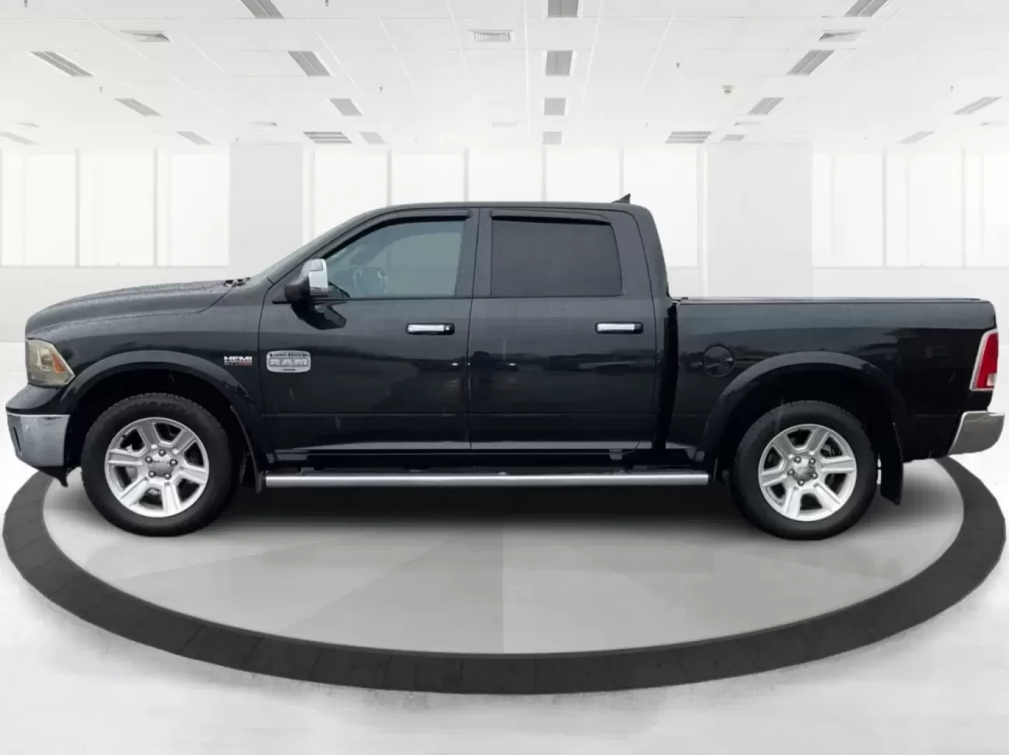 2016 Ram 1500 Longhorn (1C6RR7PT9GS) with an Other engine, located at 8750 N County Rd 25A, Piqua, OH, 45356, (937) 908-9800, 40.164391, -84.232513 - **Discover Your Next Adventure with This 2016 Ram 1500 Longhorn at Advantage Car and Credit - Piqua, OH**<br /> <br /> Are you ready to elevate your driving experience and embrace the freedom of the open road? Whether you're hauling gear for a weekend getaway or navigating daily commutes, the 2016 R - Photo#5