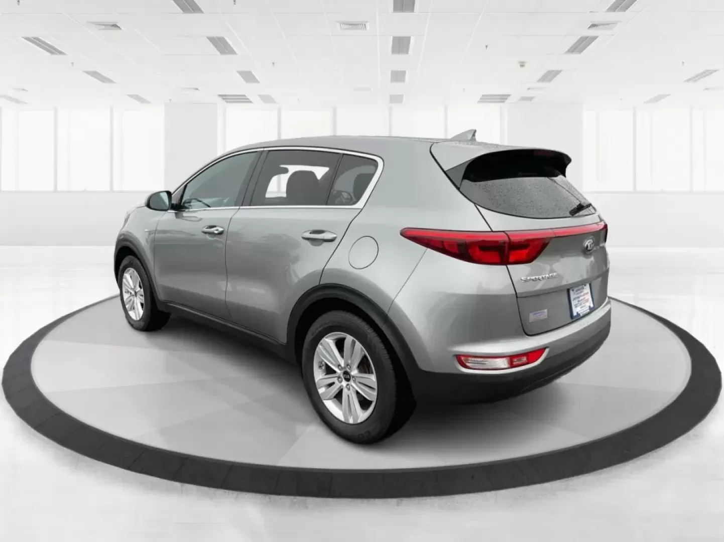 2019 Kia Sportage LX (KNDPMCAC4K7) with an Theta II 2.4L I-4 gasoline direct injection engine, located at 8750 N County Rd 25A, Piqua, OH, 45356, (937) 908-9800, 40.164391, -84.232513 - Experience the perfect blend of comfort, versatility, and performance with this 2019 Kia Sportage LX, designed for individuals and families who crave adventure. Whether you're navigating the bustling streets of Piqua, OH, or exploring nearby scenic routes, this stylish crossover SUV is built to acco - Photo#4