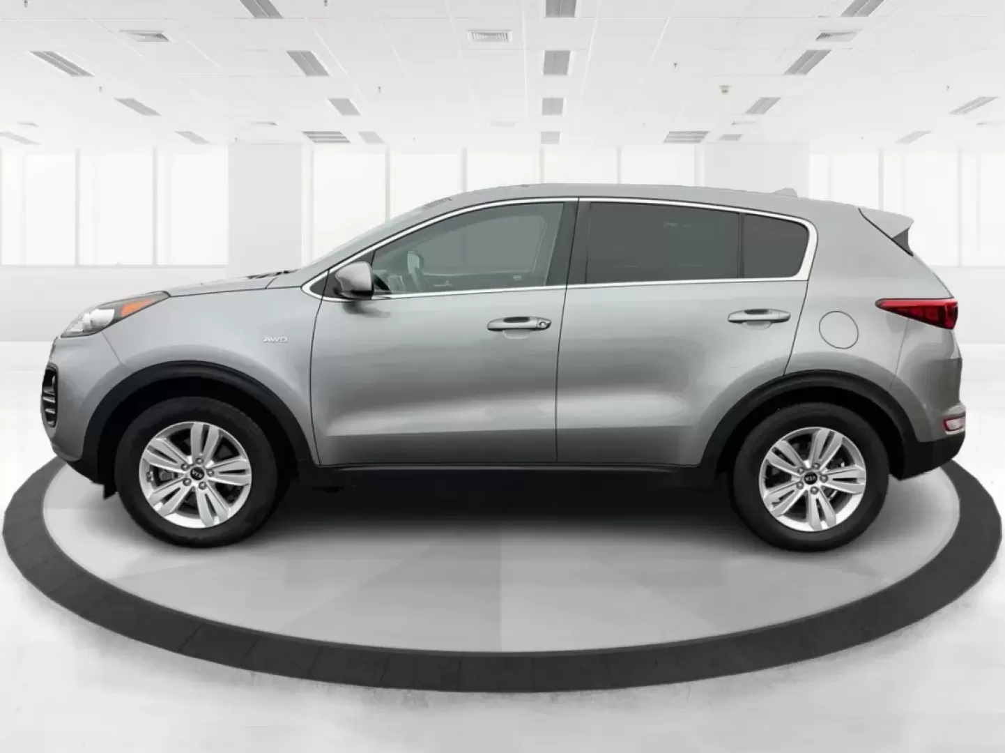 2019 Kia Sportage LX (KNDPMCAC4K7) with an Theta II 2.4L I-4 gasoline direct injection engine, located at 8750 N County Rd 25A, Piqua, OH, 45356, (937) 908-9800, 40.164391, -84.232513 - Experience the perfect blend of comfort, versatility, and performance with this 2019 Kia Sportage LX, designed for individuals and families who crave adventure. Whether you're navigating the bustling streets of Piqua, OH, or exploring nearby scenic routes, this stylish crossover SUV is built to acco - Photo#5