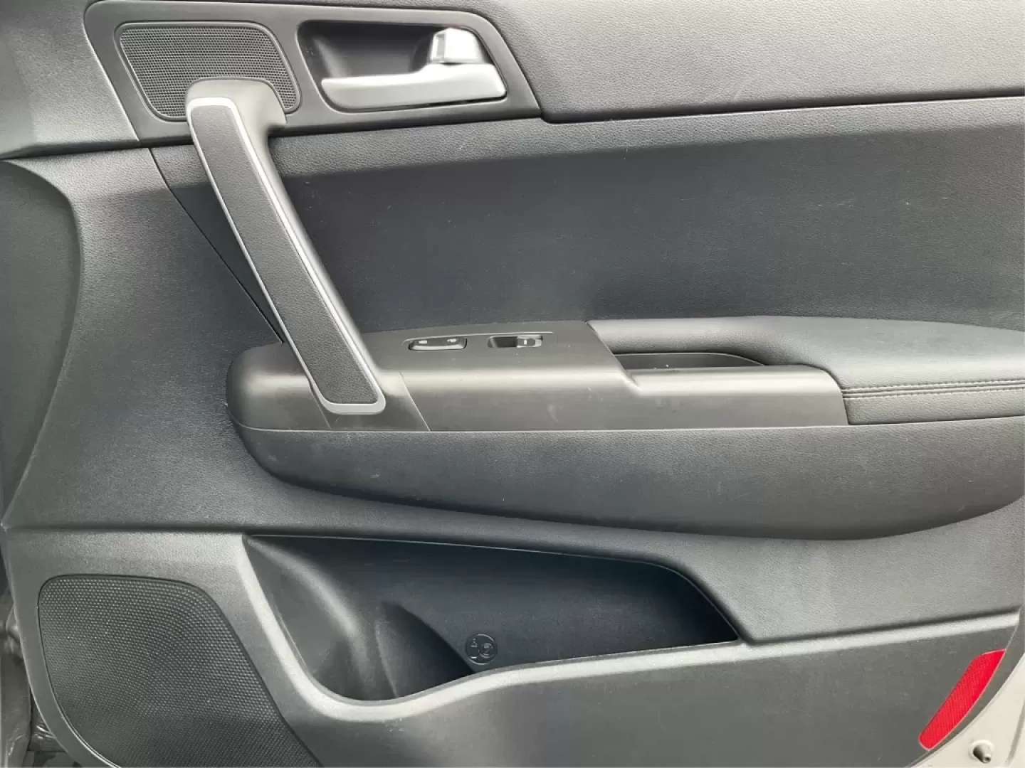 2019 Kia Sportage LX (KNDPMCAC4K7) with an Theta II 2.4L I-4 gasoline direct injection engine, located at 8750 N County Rd 25A, Piqua, OH, 45356, (937) 908-9800, 40.164391, -84.232513 - Experience the perfect blend of comfort, versatility, and performance with this 2019 Kia Sportage LX, designed for individuals and families who crave adventure. Whether you're navigating the bustling streets of Piqua, OH, or exploring nearby scenic routes, this stylish crossover SUV is built to acco - Photo#18