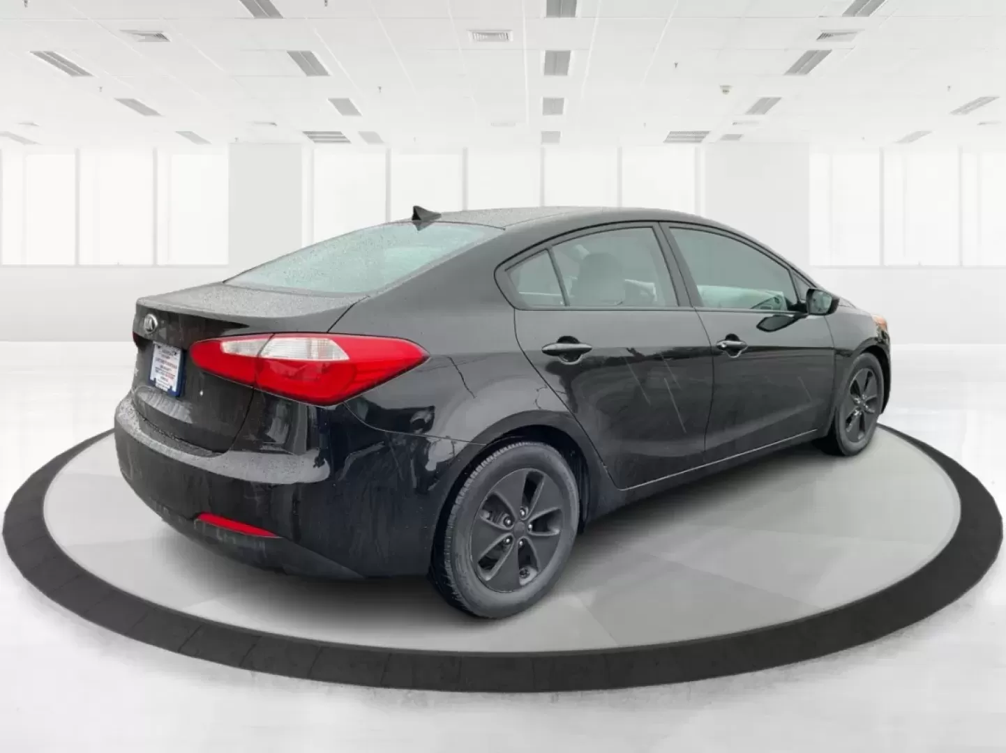 2015 Kia Forte LX (KNAFK4A67F5) with an 1.8L I-4 DOHC engine, located at 1951 S Dayton Lakeview Rd., New Carlisle, OH, 45344, (937) 908-9800, 39.890999, -84.050255 - **Find Your Perfect Commuter Companion: 2015 Kia Forte LX at Advantage Car and Credit - New Carlisle!**<br /> <br /> Are you searching for a reliable sedan that combines efficiency, comfort, and style? Look no further than this 2015 Kia Forte LX, available now at Advantage Car and Credit in New Carl - Photo#2