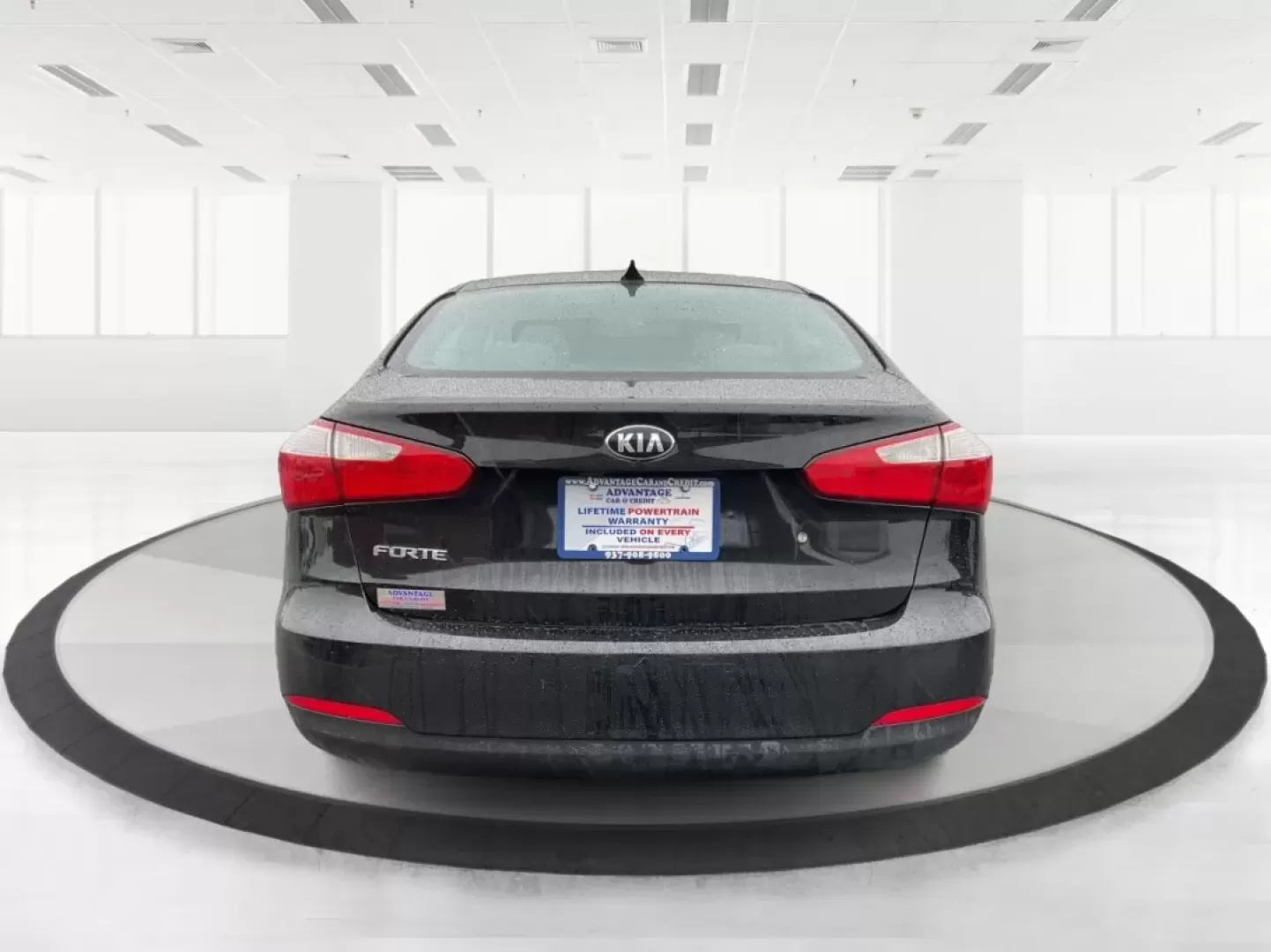 2015 Kia Forte LX (KNAFK4A67F5) with an 1.8L I-4 DOHC engine, located at 1951 S Dayton Lakeview Rd., New Carlisle, OH, 45344, (937) 908-9800, 39.890999, -84.050255 - **Find Your Perfect Commuter Companion: 2015 Kia Forte LX at Advantage Car and Credit - New Carlisle!**<br /> <br /> Are you searching for a reliable sedan that combines efficiency, comfort, and style? Look no further than this 2015 Kia Forte LX, available now at Advantage Car and Credit in New Carl - Photo#3