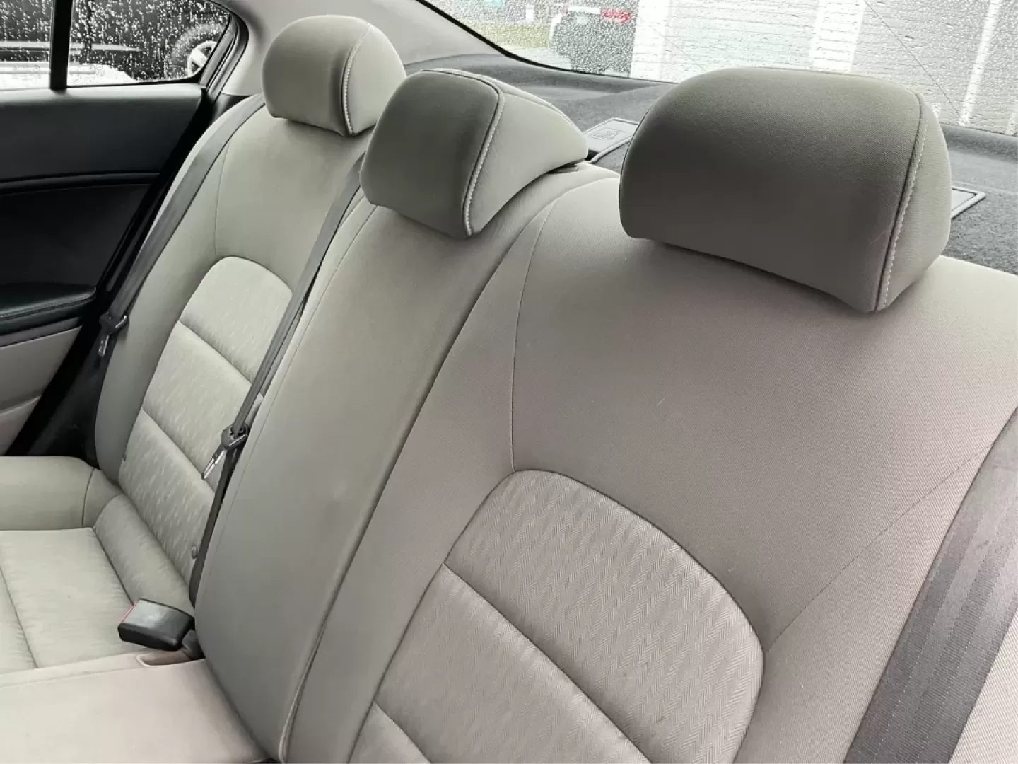 2015 Kia Forte LX (KNAFK4A67F5) with an 1.8L I-4 DOHC engine, located at 1951 S Dayton Lakeview Rd., New Carlisle, OH, 45344, (937) 908-9800, 39.890999, -84.050255 - **Find Your Perfect Commuter Companion: 2015 Kia Forte LX at Advantage Car and Credit - New Carlisle!**<br /> <br /> Are you searching for a reliable sedan that combines efficiency, comfort, and style? Look no further than this 2015 Kia Forte LX, available now at Advantage Car and Credit in New Carl - Photo#10