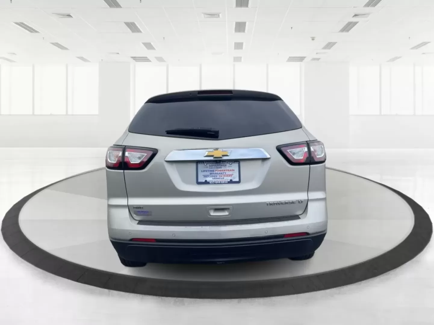 2016 Chevrolet Traverse 1LT (1GNKVGKD0GJ) with an 3.6L V-6 gasoline direct injection engine, located at 8750 N County Rd 25A, Piqua, OH, 45356, (937) 908-9800, 40.164391, -84.232513 - Are you looking for the perfect family SUV that balances space, comfort, and reliability? Look no further than this stunning 2016 Chevrolet Traverse 1LT, available now at Advantage Car and Credit in Piqua, OH. With its spacious interior and robust features, this SUV is designed for growing families, - Photo#3