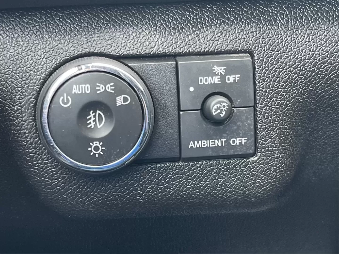 2016 Chevrolet Traverse 1LT (1GNKVGKD0GJ) with an 3.6L V-6 gasoline direct injection engine, located at 8750 N County Rd 25A, Piqua, OH, 45356, (937) 908-9800, 40.164391, -84.232513 - Are you looking for the perfect family SUV that balances space, comfort, and reliability? Look no further than this stunning 2016 Chevrolet Traverse 1LT, available now at Advantage Car and Credit in Piqua, OH. With its spacious interior and robust features, this SUV is designed for growing families, - Photo#17