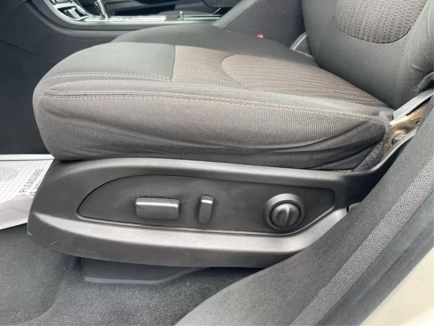 2016 Chevrolet Traverse 1LT (1GNKVGKD0GJ) with an 3.6L V-6 gasoline direct injection engine, located at 8750 N County Rd 25A, Piqua, OH, 45356, (937) 908-9800, 40.164391, -84.232513 - Are you looking for the perfect family SUV that balances space, comfort, and reliability? Look no further than this stunning 2016 Chevrolet Traverse 1LT, available now at Advantage Car and Credit in Piqua, OH. With its spacious interior and robust features, this SUV is designed for growing families, - Photo#18