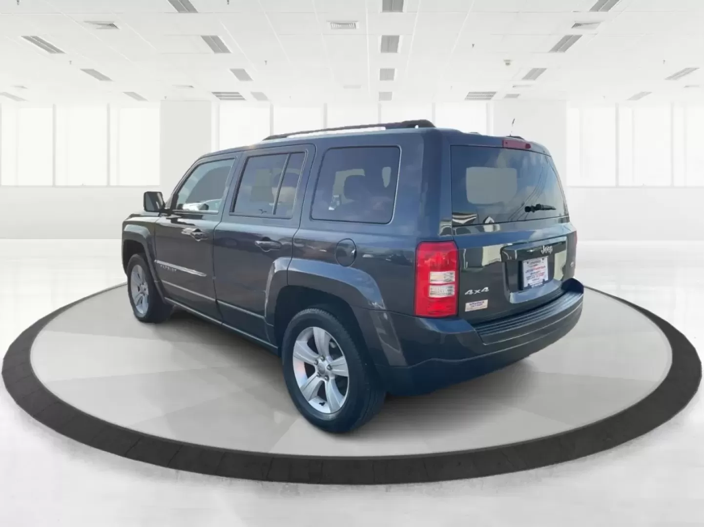 2015 Jeep Patriot Latitude (1C4NJRFB2FD) with an 2.4L I-4 DOHC engine, located at 8750 N County Rd 25A, Piqua, OH, 45356, (937) 908-9800, 40.164391, -84.232513 - **Explore the Open Road with Confidence in this 2015 Jeep Patriot Latitude!**<br /> <br /> Are you ready to embrace new adventures? This 2015 Jeep Patriot Latitude is the perfect companion for anyone looking to escape the hustle and bustle of daily life. With its sleek Maximum Steel Metallic Clearco - Photo#4