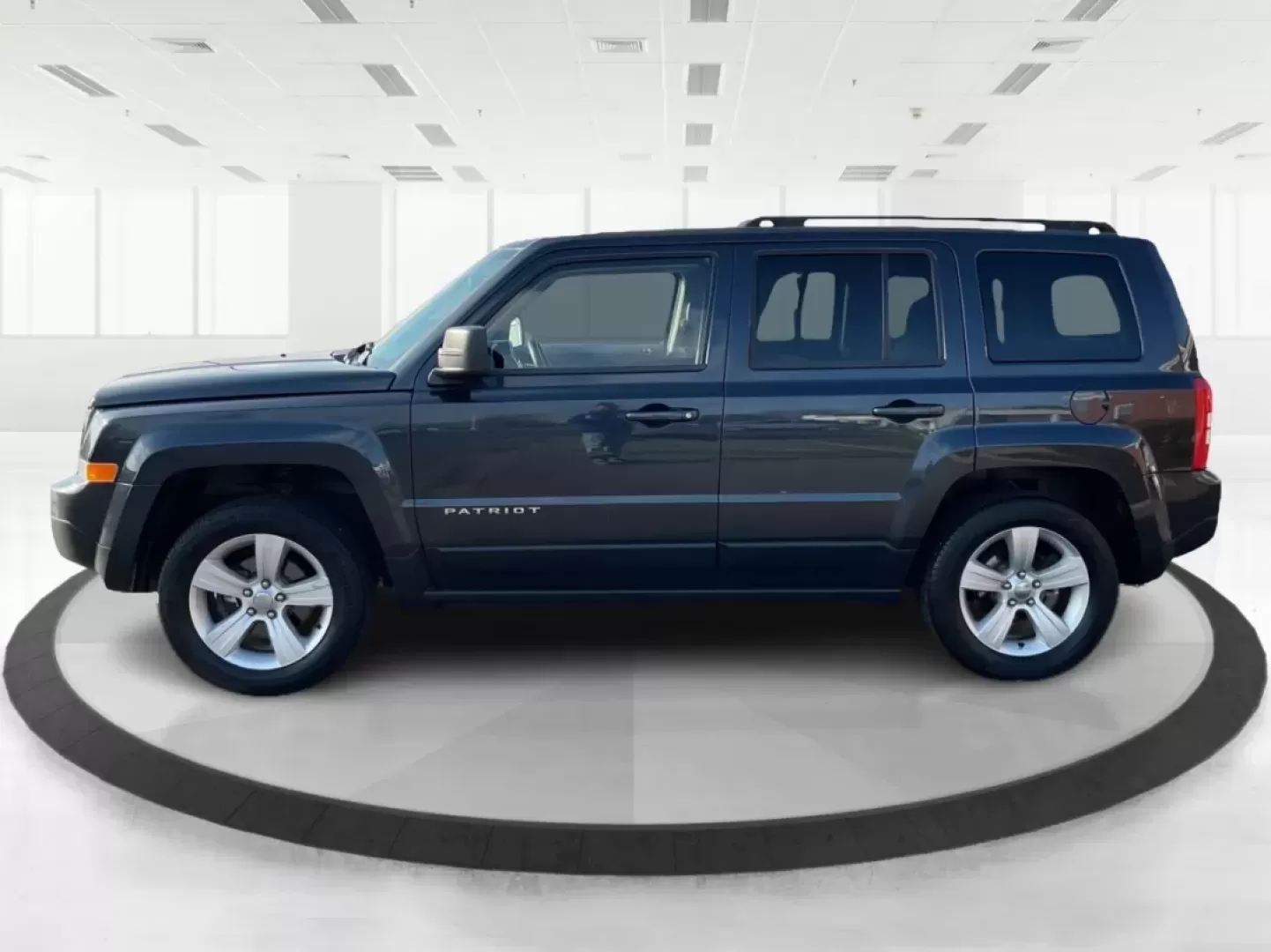 2015 Jeep Patriot Latitude (1C4NJRFB2FD) with an 2.4L I-4 DOHC engine, located at 8750 N County Rd 25A, Piqua, OH, 45356, (937) 908-9800, 40.164391, -84.232513 - **Explore the Open Road with Confidence in this 2015 Jeep Patriot Latitude!**<br /> <br /> Are you ready to embrace new adventures? This 2015 Jeep Patriot Latitude is the perfect companion for anyone looking to escape the hustle and bustle of daily life. With its sleek Maximum Steel Metallic Clearco - Photo#5