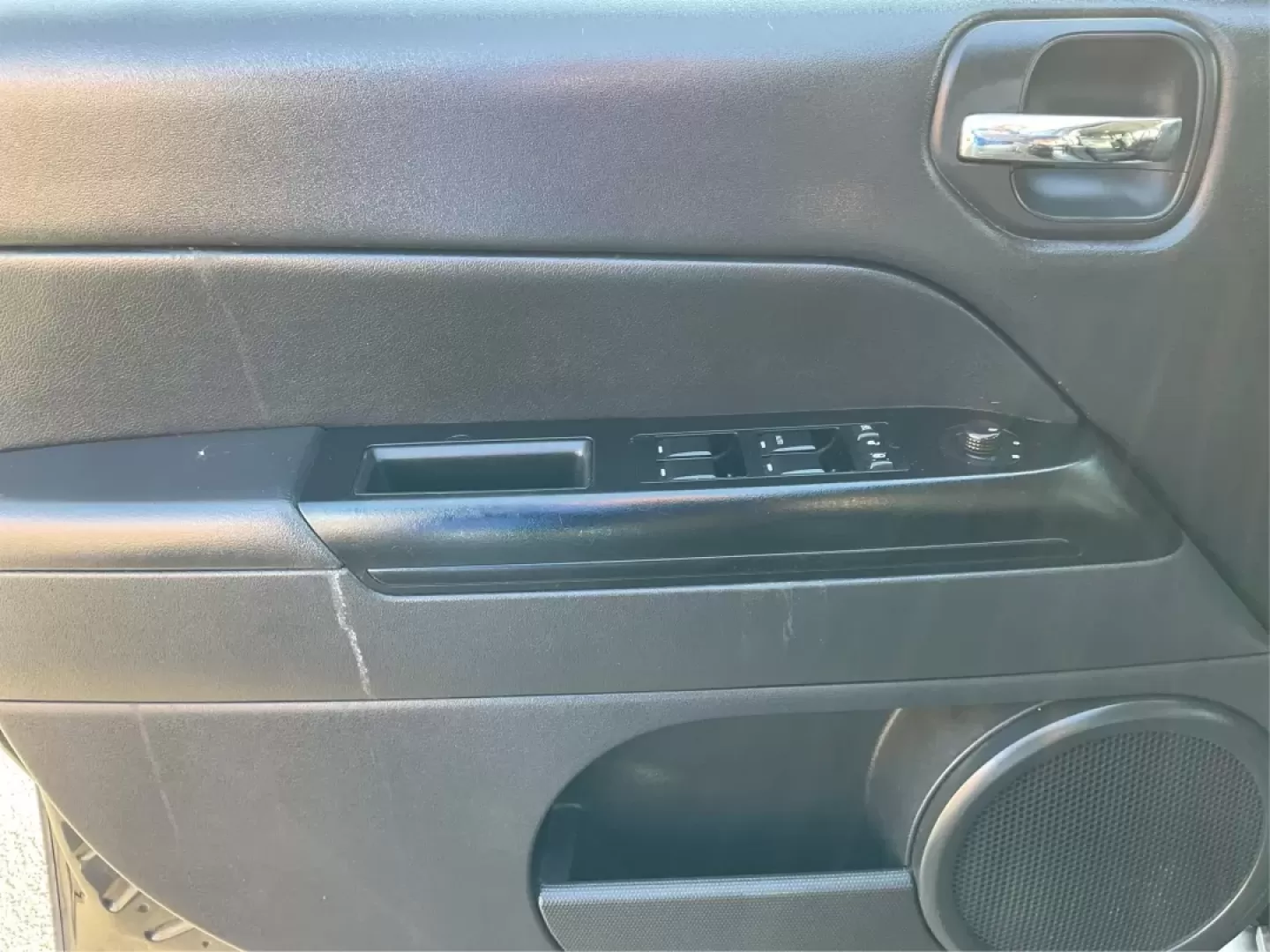 2015 Jeep Patriot Latitude (1C4NJRFB2FD) with an 2.4L I-4 DOHC engine, located at 8750 N County Rd 25A, Piqua, OH, 45356, (937) 908-9800, 40.164391, -84.232513 - **Explore the Open Road with Confidence in this 2015 Jeep Patriot Latitude!**<br /> <br /> Are you ready to embrace new adventures? This 2015 Jeep Patriot Latitude is the perfect companion for anyone looking to escape the hustle and bustle of daily life. With its sleek Maximum Steel Metallic Clearco - Photo#17