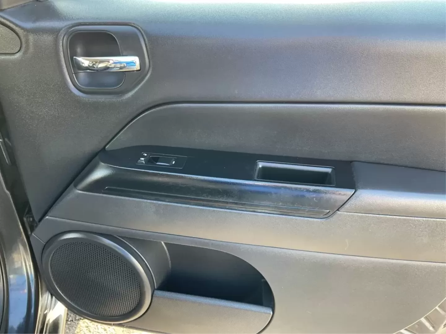 2015 Jeep Patriot Latitude (1C4NJRFB2FD) with an 2.4L I-4 DOHC engine, located at 8750 N County Rd 25A, Piqua, OH, 45356, (937) 908-9800, 40.164391, -84.232513 - **Explore the Open Road with Confidence in this 2015 Jeep Patriot Latitude!**<br /> <br /> Are you ready to embrace new adventures? This 2015 Jeep Patriot Latitude is the perfect companion for anyone looking to escape the hustle and bustle of daily life. With its sleek Maximum Steel Metallic Clearco - Photo#18