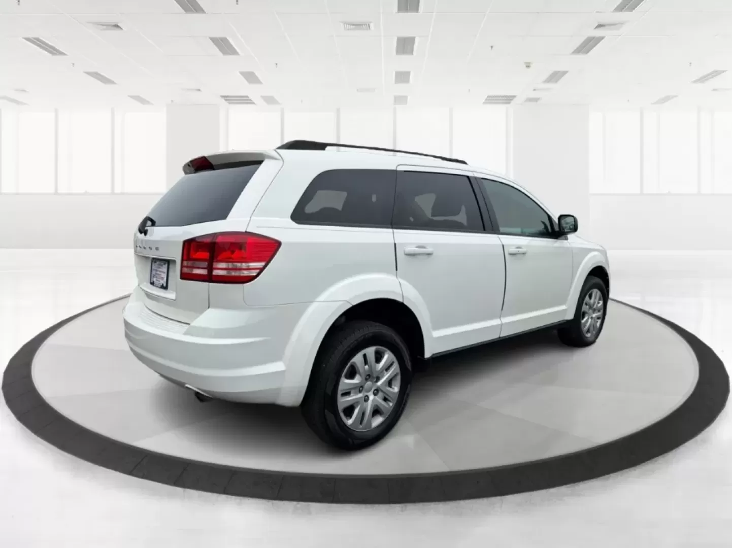 2016 Dodge Journey SE (3C4PDCAB1GT) with an Tigershark MultiAir 2.4L I-4 DOHC engine, located at 1099 N County Rd 25A , Troy, OH, 45373, (937) 908-9800, 40.057079, -84.212883 - Are you searching for the perfect vehicle to accommodate your growing family or enhance your daily commute? Look no further than this stunning 2016 Dodge Journey SE, available now at Advantage Car and Credit in Troy, OH! With its spacious interior and excellent features, this budget-friendly SUV is - Photo#2