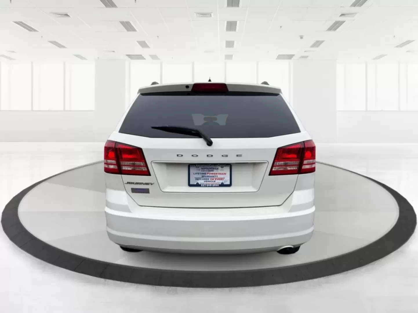 2016 Dodge Journey SE (3C4PDCAB1GT) with an Tigershark MultiAir 2.4L I-4 DOHC engine, located at 1099 N County Rd 25A , Troy, OH, 45373, (937) 908-9800, 40.057079, -84.212883 - Are you searching for the perfect vehicle to accommodate your growing family or enhance your daily commute? Look no further than this stunning 2016 Dodge Journey SE, available now at Advantage Car and Credit in Troy, OH! With its spacious interior and excellent features, this budget-friendly SUV is - Photo#3