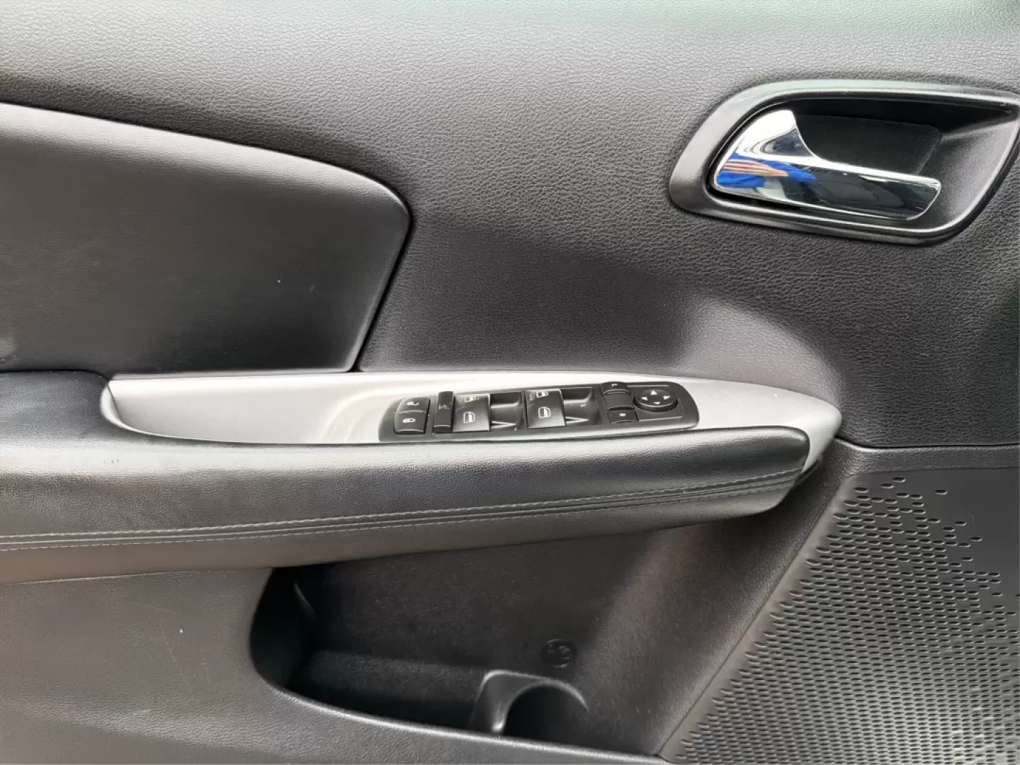 2016 Dodge Journey SE (3C4PDCAB1GT) with an Tigershark MultiAir 2.4L I-4 DOHC engine, located at 1099 N County Rd 25A , Troy, OH, 45373, (937) 908-9800, 40.057079, -84.212883 - Are you searching for the perfect vehicle to accommodate your growing family or enhance your daily commute? Look no further than this stunning 2016 Dodge Journey SE, available now at Advantage Car and Credit in Troy, OH! With its spacious interior and excellent features, this budget-friendly SUV is - Photo#18