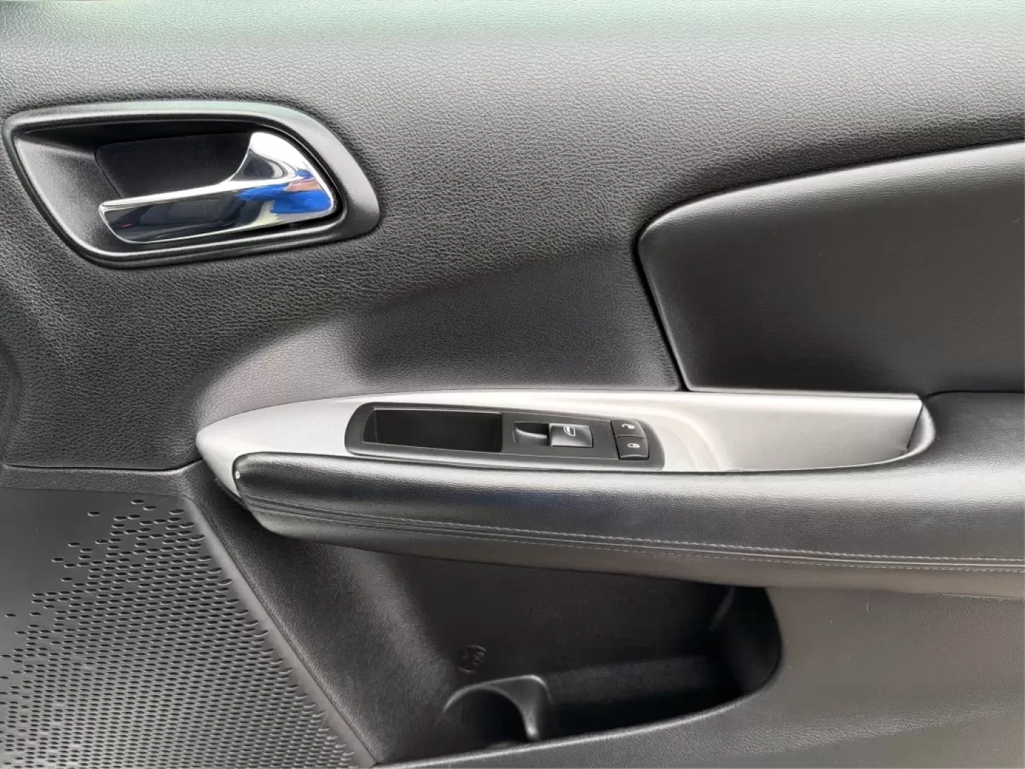 2016 Dodge Journey SE (3C4PDCAB1GT) with an Tigershark MultiAir 2.4L I-4 DOHC engine, located at 1099 N County Rd 25A , Troy, OH, 45373, (937) 908-9800, 40.057079, -84.212883 - Are you searching for the perfect vehicle to accommodate your growing family or enhance your daily commute? Look no further than this stunning 2016 Dodge Journey SE, available now at Advantage Car and Credit in Troy, OH! With its spacious interior and excellent features, this budget-friendly SUV is - Photo#19