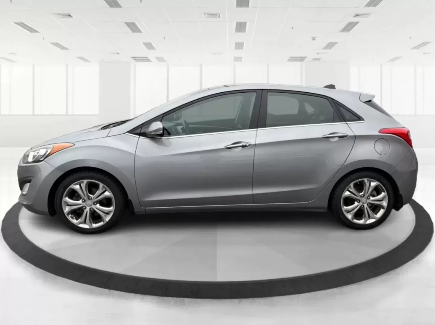2016 Hyundai Elantra GT HB (KMHD35LH0GU) with an Other engine, located at 401 Woodman Dr, Riverside, OH, 45431, (937) 908-9800, 39.760899, -84.123421 - **Discover Your Next Adventure with the 2016 Hyundai Elantra GT at Advantage Car and Credit Riverside!** <br /> <br /> Are you ready to elevate your daily commute or family road trips with a stylish and reliable vehicle? The 2016 Hyundai Elantra GT is the perfect blend of comfort, efficiency, and p - Photo#5