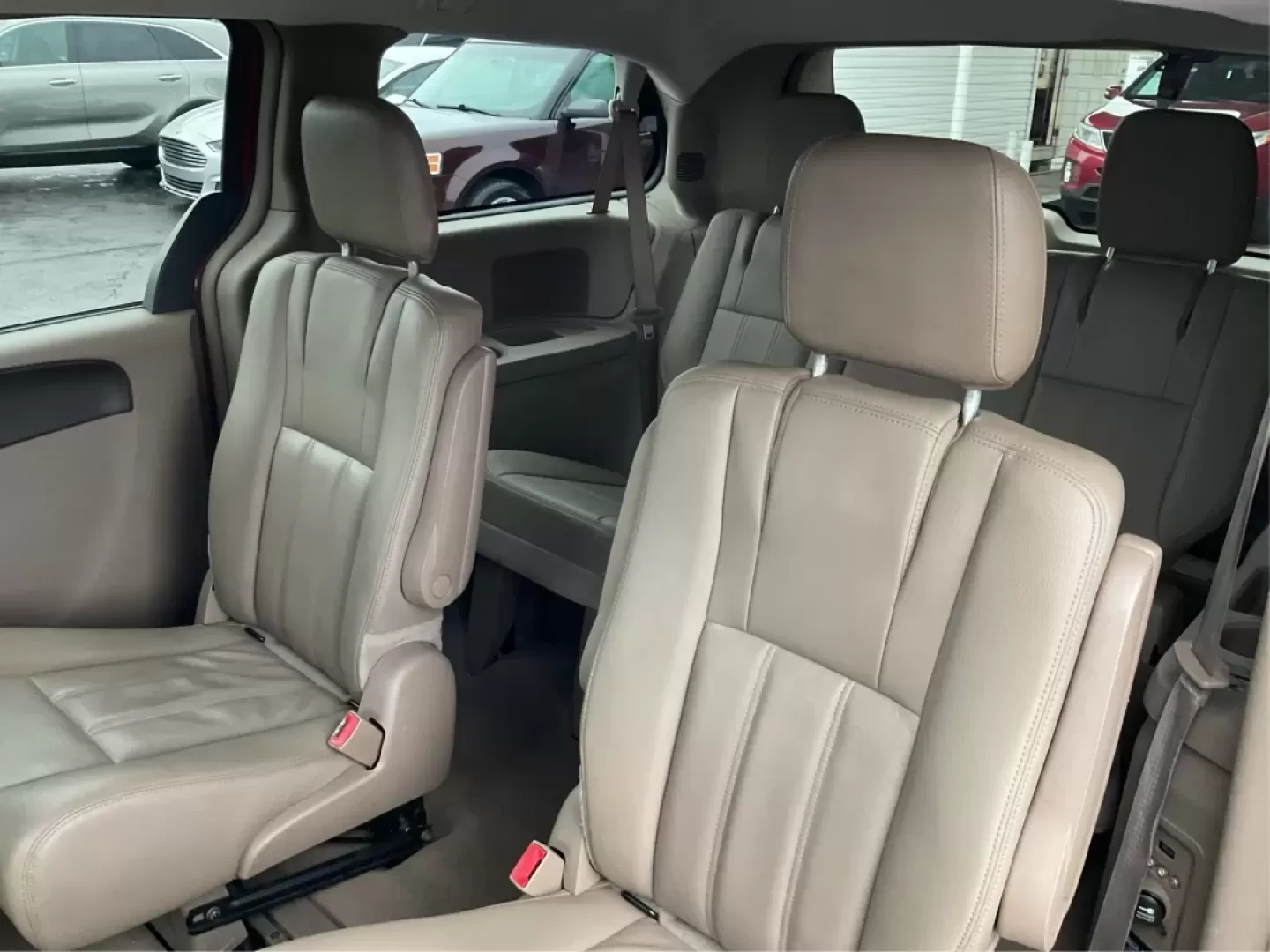 2016 Chrysler Town and Country Touring (2C4RC1BG8GR) with an Pentastar 3.6L V-6 DOHC engine, located at 880 E. National Road, Vandalia, OH, 45377, (937) 908-9800, 39.891918, -84.183594 - **Find Your Family Adventure with This 2016 Chrysler Town and Country at Advantage Car and Credit - Vandalia!**<br /> <br /> Imagine packing up your family and hitting the open road in a reliable, spacious van that caters to all your travel needs. The 2016 Chrysler Town and Country is your ticke - Photo#10