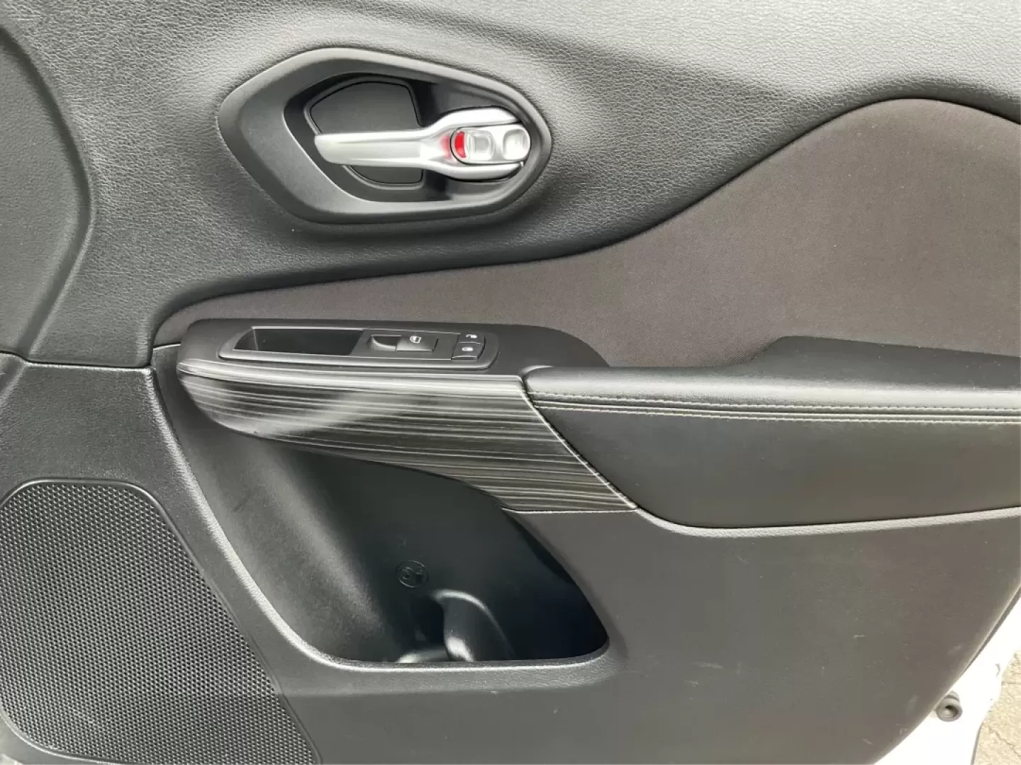 2015 Jeep Cherokee Sport (1C4PJLAB0FW) with an Other engine, located at 1184 Kauffman Ave, Fairborn, OH, 45324, (937) 908-9800, 39.807072, -84.030914 - ### Adventure Awaits with this 2015 Jeep Cherokee Sport!<br /> <br /> Are you ready for your next family road trip, weekend adventure, or daily commute? This 2015 Jeep Cherokee Sport is the perfect companion, combining style, comfort, and versatility for all your lifestyle needs. With its rugged cap - Photo#19