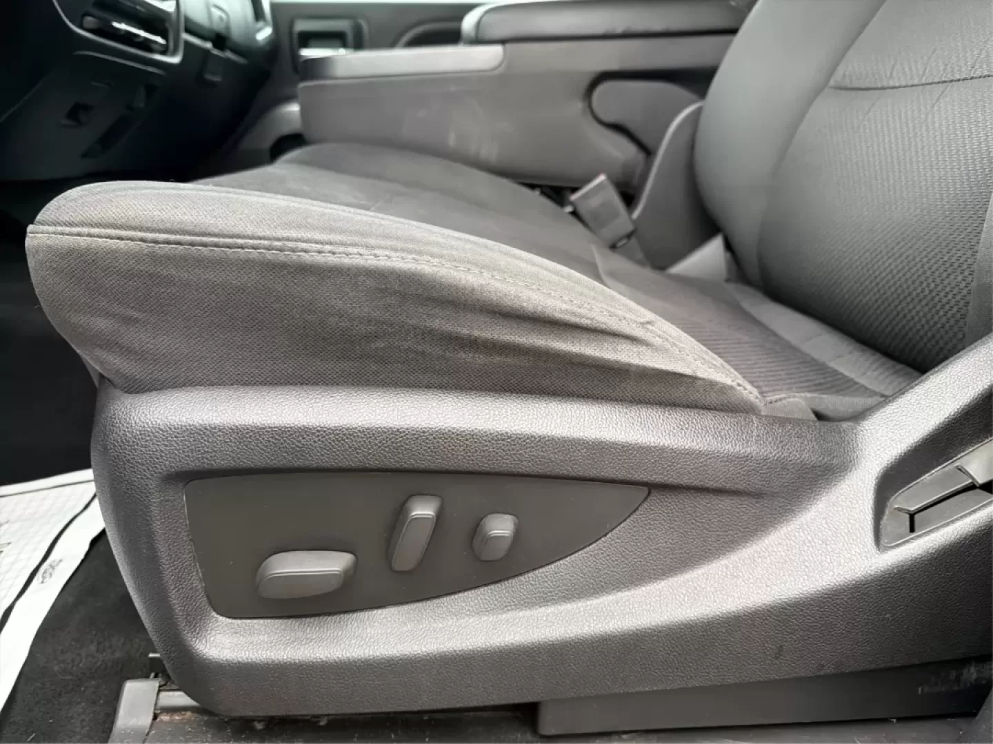 2014 Chevrolet Silverado 1500 1LT (3GCUKREC1EG) with an Other engine, located at 1099 N County Rd 25A , Troy, OH, 45373, (937) 908-9800, 40.057079, -84.212883 - **Elevate Your Lifestyle with the 2014 Chevrolet Silverado 1500** <br /> <br /> Unleash the power of adventure with the 2014 Chevrolet Silverado 1500, the perfect companion for weekend road trips, family outings, or tackling tough jobs around Troy, OH. This rugged yet refined truck blends capabilit - Photo#17