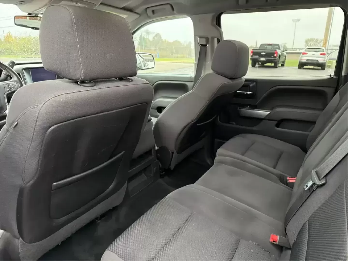 2014 Chevrolet Silverado 1500 1LT (3GCUKREC1EG) with an 5.3L V8 OHV 16V engine, 6-Speed Automatic transmission, located at 1230 East Main St, Xenia, OH, 45385, (937) 908-9800, 39.688026, -83.910172 - **Elevate Your Lifestyle with the 2014 Chevrolet Silverado 1500** <br /> <br /> Unleash the power of adventure with the 2014 Chevrolet Silverado 1500, the perfect companion for weekend road trips, family outings, or tackling tough jobs around Troy, OH. This rugged yet refined truck blends capabilit - Photo#10