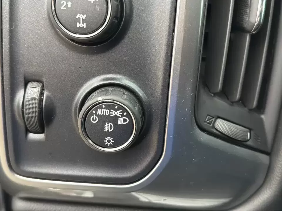 2014 Chevrolet Silverado 1500 1LT (3GCUKREC1EG) with an 5.3L V8 OHV 16V engine, 6-Speed Automatic transmission, located at 8750 N County Rd 25A, Piqua, OH, 45356, (937) 908-9800, 40.164391, -84.232513 - **Elevate Your Lifestyle with the 2014 Chevrolet Silverado 1500** <br /> <br /> Unleash the power of adventure with the 2014 Chevrolet Silverado 1500, the perfect companion for weekend road trips, family outings, or tackling tough jobs around Troy, OH. This rugged yet refined truck blends capabilit - Photo#16