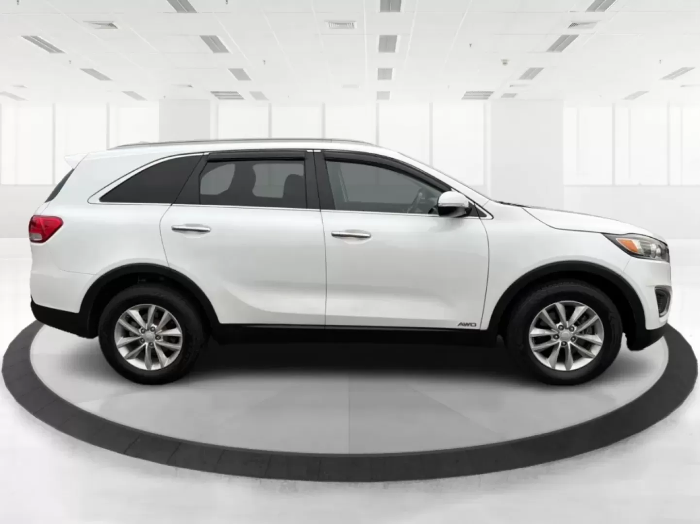 2016 Kia Sorento 2.4L LX (5XYPGDA36GG) with an 2.4L I-4 gasoline direct injection engine, located at 1951 S Dayton Lakeview Rd., New Carlisle, OH, 45344, (937) 908-9800, 39.890999, -84.050255 - **Experience Adventure with the 2016 Kia Sorento Your Perfect Family SUV!**<br /> <br /> Are you ready to elevate your family's adventures with a vehicle that's as versatile as your lifestyle? Look no further than the 2016 Kia Sorento, available now at Advantage Car and Credit in New Carlisle, OH. - Photo#1