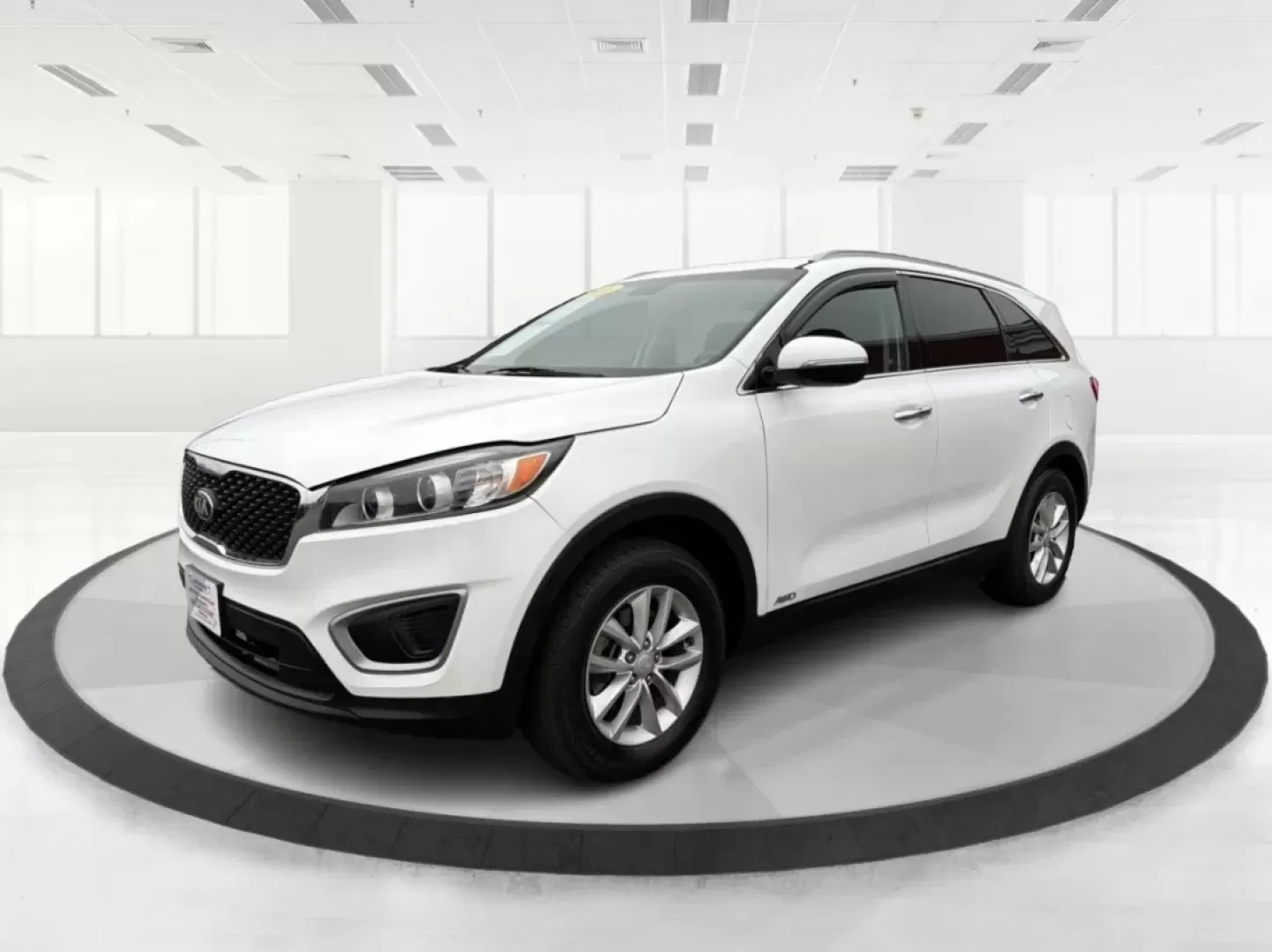 2016 Kia Sorento 2.4L LX (5XYPGDA36GG) with an 2.4L I-4 gasoline direct injection engine, located at 1951 S Dayton Lakeview Rd., New Carlisle, OH, 45344, (937) 908-9800, 39.890999, -84.050255 - **Experience Adventure with the 2016 Kia Sorento Your Perfect Family SUV!**<br /> <br /> Are you ready to elevate your family's adventures with a vehicle that's as versatile as your lifestyle? Look no further than the 2016 Kia Sorento, available now at Advantage Car and Credit in New Carlisle, OH. - Photo#8