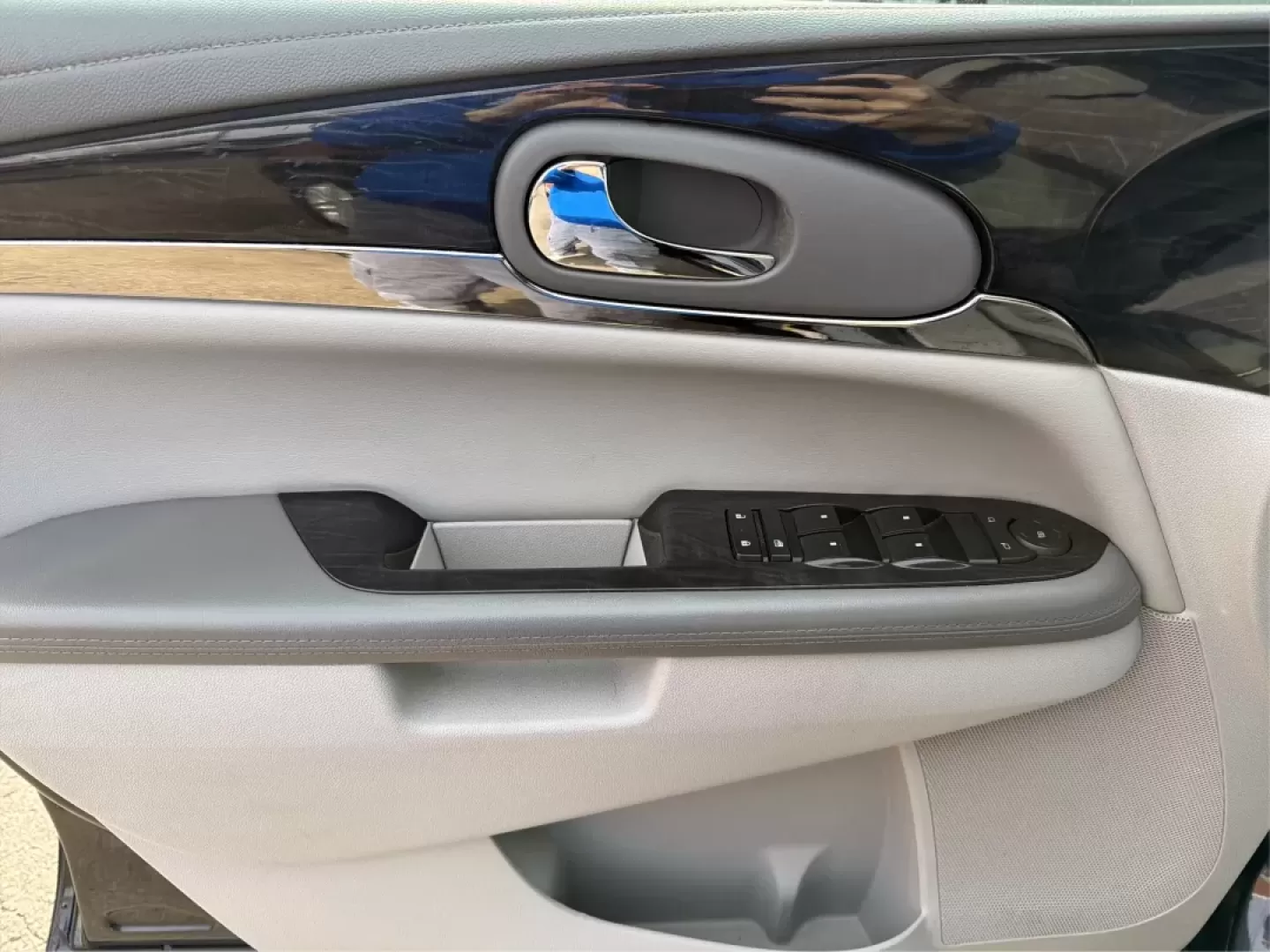 2015 Buick Enclave Convenience (5GAKRAKD9FJ) with an 3.6L V-6 gasoline direct injection engine, located at 8750 N County Rd 25A, Piqua, OH, 45356, (937) 908-9800, 40.164391, -84.232513 - Discover the perfect blend of comfort, space, and reliability with the 2015 Buick Enclave, an ideal choice for growing families and adventure seekers alike. This versatile SUV not only accommodates your family's needs but also elevates your everyday driving experience. Priced competitively and offer - Photo#19