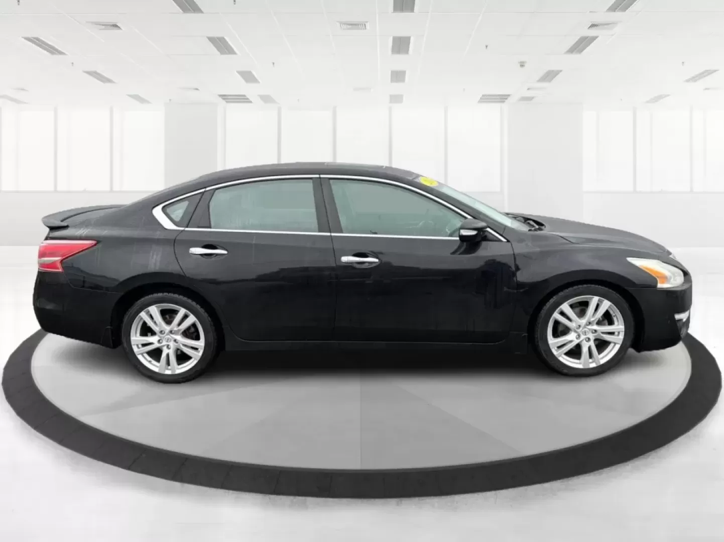 2013 Nissan Altima 3.5 SL (1N4BL3AP9DC) with an VQ 3.5L V-6 DOHC engine, located at 401 Woodman Dr, Riverside, OH, 45431, (937) 908-9800, 39.760899, -84.123421 - **Discover the 2013 Nissan Altima 3.5 SL - Your Perfect Family Sedan Awaits!**<br /> <br /> Are you in search of a reliable and stylish sedan that fits seamlessly into your daily life? The 2013 Nissan Altima 3.5 SL is here to cater to your needs, whether you're navigating the school run, commuting t - Photo#1