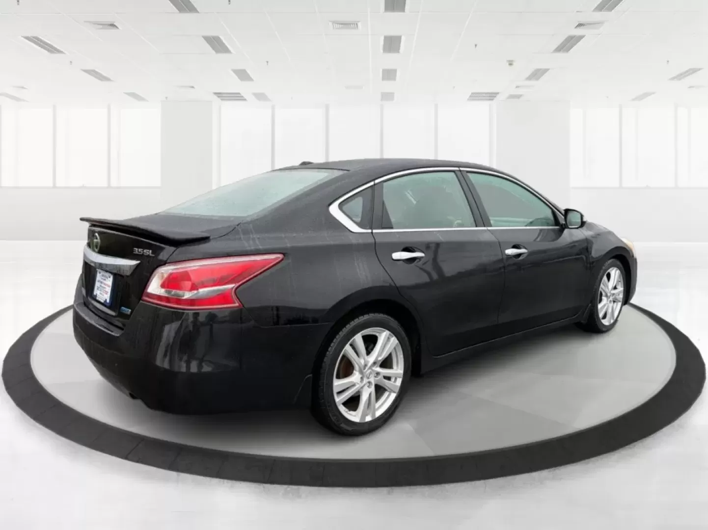 2013 Nissan Altima 3.5 SL (1N4BL3AP9DC) with an VQ 3.5L V-6 DOHC engine, located at 401 Woodman Dr, Riverside, OH, 45431, (937) 908-9800, 39.760899, -84.123421 - **Discover the 2013 Nissan Altima 3.5 SL - Your Perfect Family Sedan Awaits!**<br /> <br /> Are you in search of a reliable and stylish sedan that fits seamlessly into your daily life? The 2013 Nissan Altima 3.5 SL is here to cater to your needs, whether you're navigating the school run, commuting t - Photo#2