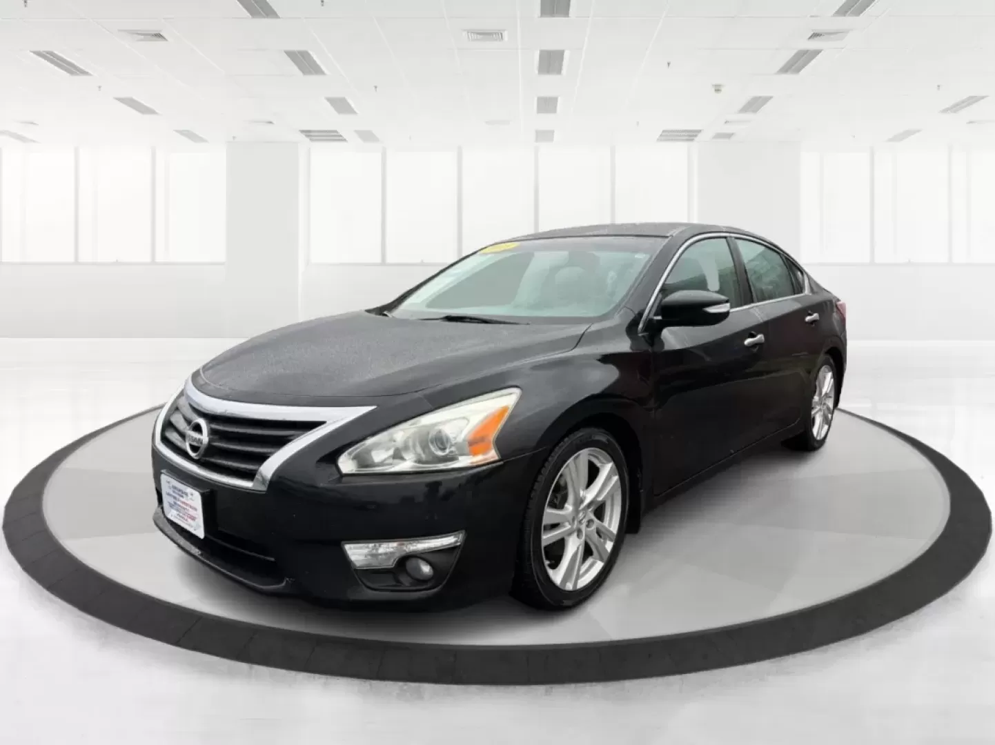 2013 Nissan Altima 3.5 SL (1N4BL3AP9DC) with an VQ 3.5L V-6 DOHC engine, located at 401 Woodman Dr, Riverside, OH, 45431, (937) 908-9800, 39.760899, -84.123421 - **Discover the 2013 Nissan Altima 3.5 SL - Your Perfect Family Sedan Awaits!**<br /> <br /> Are you in search of a reliable and stylish sedan that fits seamlessly into your daily life? The 2013 Nissan Altima 3.5 SL is here to cater to your needs, whether you're navigating the school run, commuting t - Photo#8