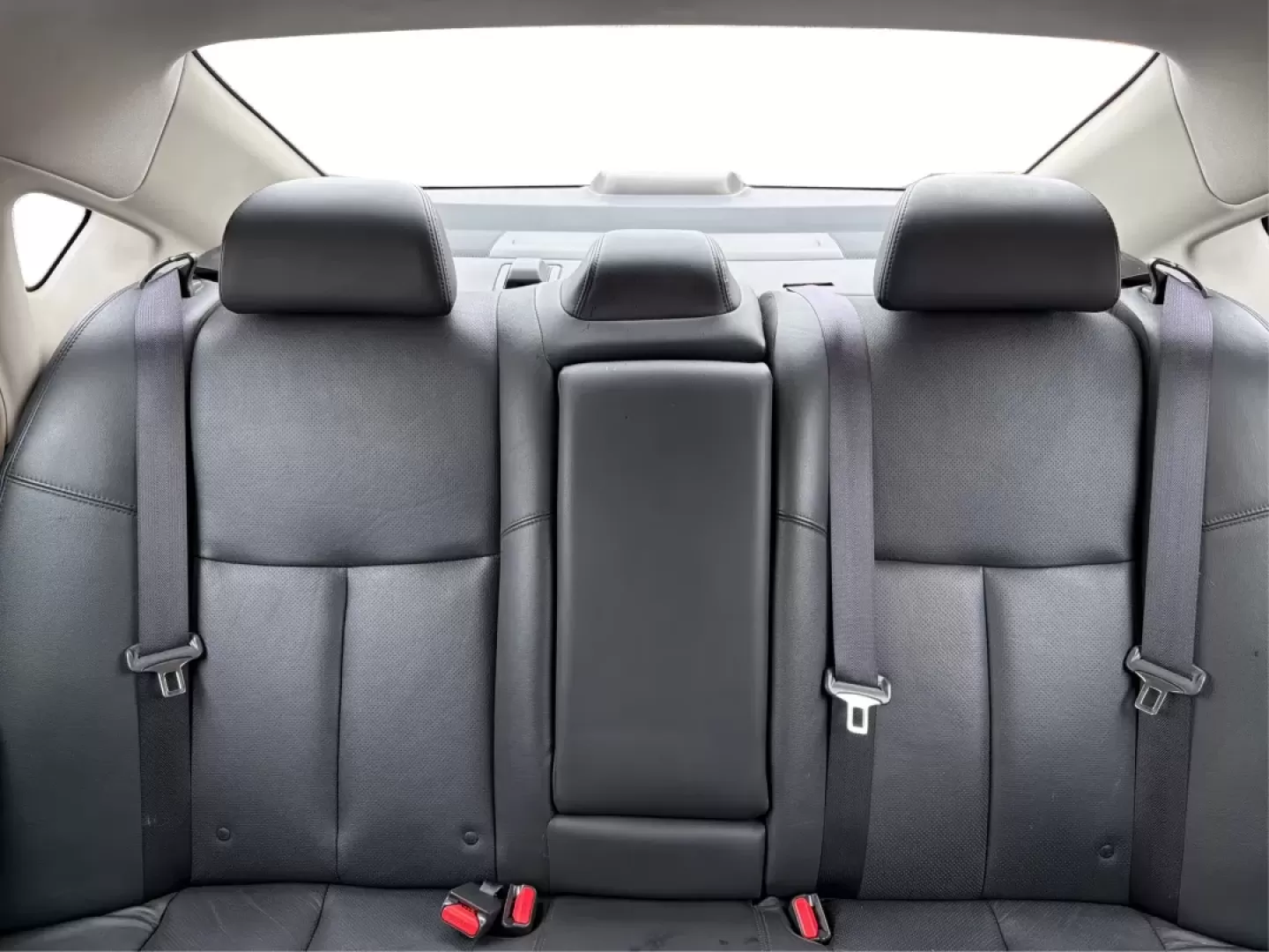 2013 Nissan Altima 3.5 SL (1N4BL3AP9DC) with an VQ 3.5L V-6 DOHC engine, located at 401 Woodman Dr, Riverside, OH, 45431, (937) 908-9800, 39.760899, -84.123421 - **Discover the 2013 Nissan Altima 3.5 SL - Your Perfect Family Sedan Awaits!**<br /> <br /> Are you in search of a reliable and stylish sedan that fits seamlessly into your daily life? The 2013 Nissan Altima 3.5 SL is here to cater to your needs, whether you're navigating the school run, commuting t - Photo#14