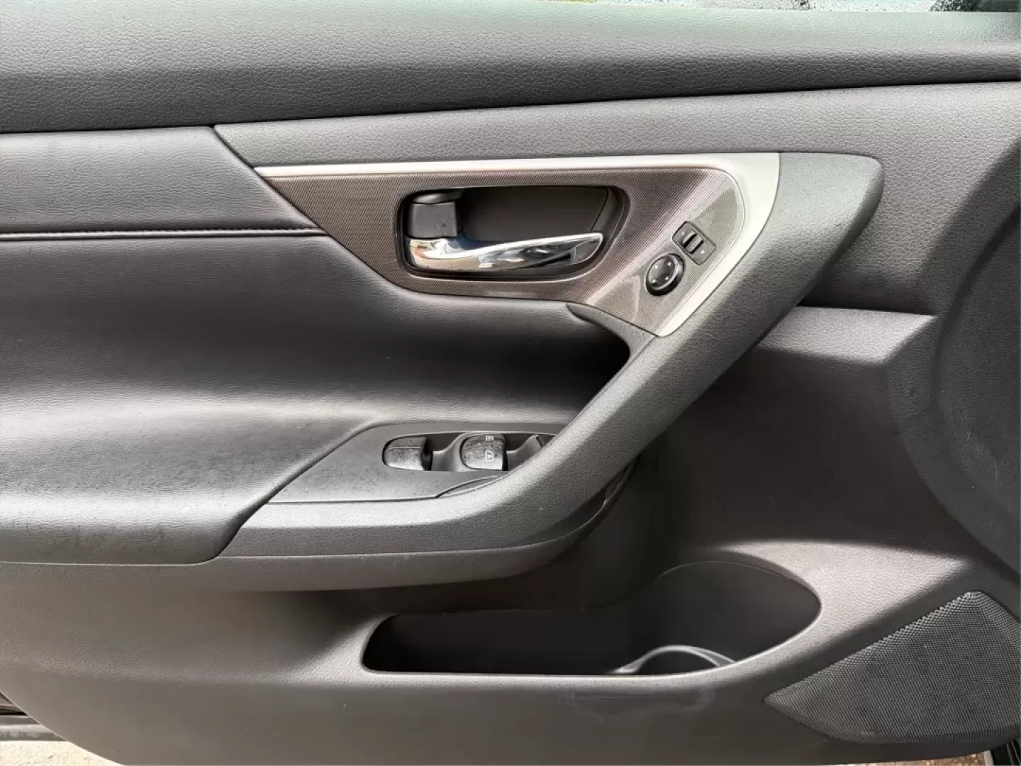 2013 Nissan Altima 3.5 SL (1N4BL3AP9DC) with an VQ 3.5L V-6 DOHC engine, located at 401 Woodman Dr, Riverside, OH, 45431, (937) 908-9800, 39.760899, -84.123421 - **Discover the 2013 Nissan Altima 3.5 SL - Your Perfect Family Sedan Awaits!**<br /> <br /> Are you in search of a reliable and stylish sedan that fits seamlessly into your daily life? The 2013 Nissan Altima 3.5 SL is here to cater to your needs, whether you're navigating the school run, commuting t - Photo#18