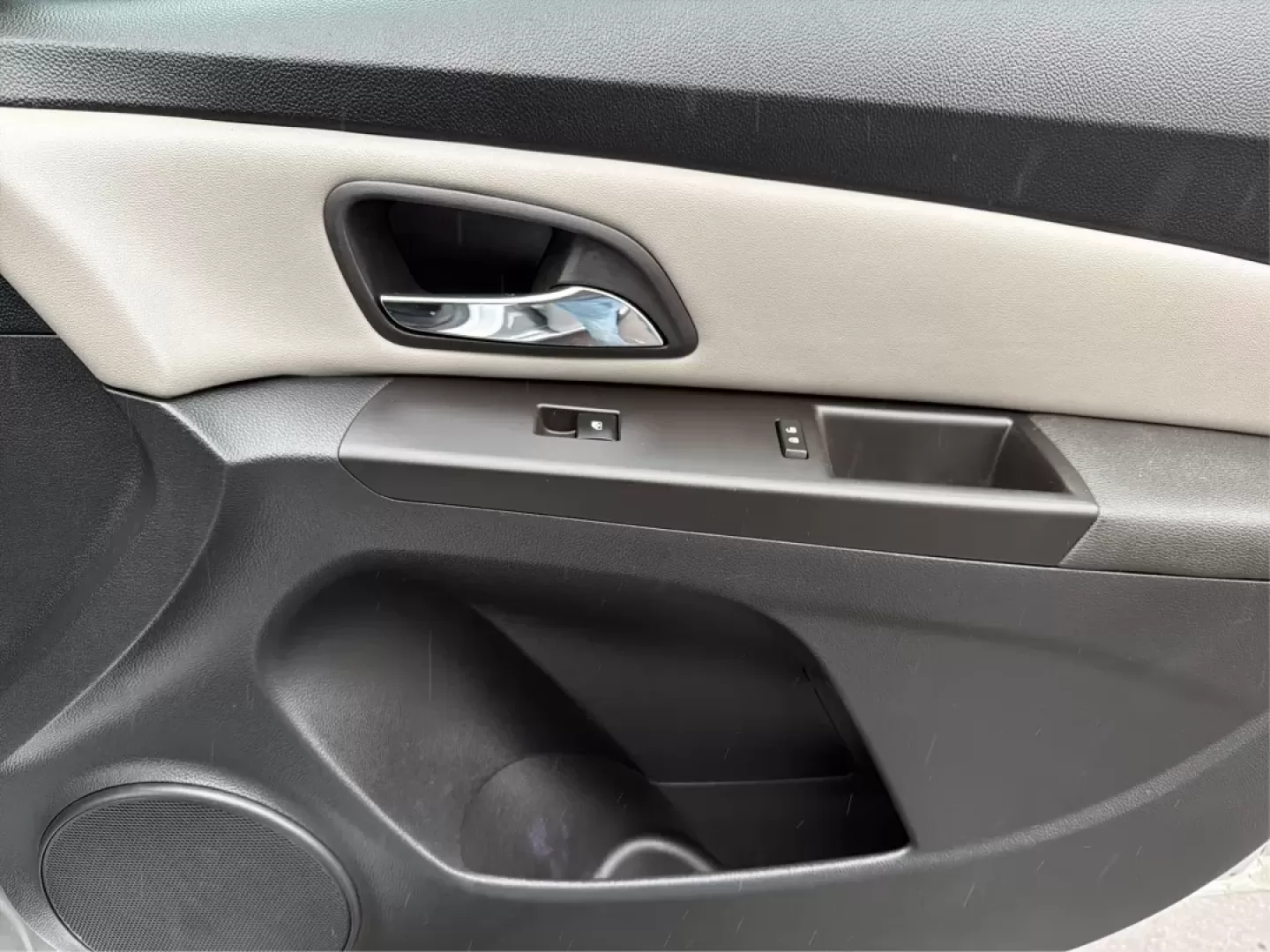 2015 Chevrolet Cruze LS Auto (1G1PA5SG5F7) with an ECOTEC 1.8L I-4 DOHC engine, located at 1230 East Main St, Xenia, OH, 45385, (937) 908-9800, 39.688026, -83.910172 - **Discover Your Ideal Commute Companion: 2015 Chevrolet Cruze LS Auto**<br /> <br /> Are you in the market for a reliable vehicle that won't break the bank? Look no further! The 2015 Chevrolet Cruze LS Auto is the perfect solution for budget-conscious buyers and growing families alike. With its blen - Photo#19