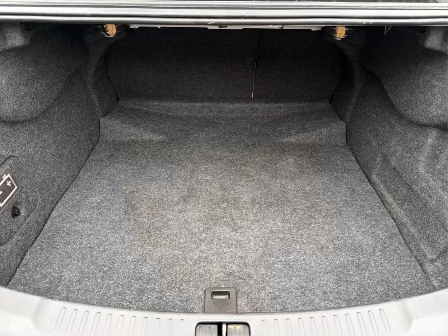 2014 Chevrolet Malibu 2LT (1G11E5SL4EF) with an ECOTEC 2.5L I-4 gasoline direct injection engine, located at 4508 South Dixie Dr, Moraine, OH, 45439, (937) 908-9800, 39.689976, -84.218452 - **Drive into Comfort and Confidence with the 2014 Chevrolet Malibu 2LT!**<br /> <br /> Are you searching for the perfect vehicle to elevate your daily commute or weekend adventures? Look no further! The 2014 Chevrolet Malibu 2LT is designed for those who value comfort, practicality, and style. Wheth - Photo#12