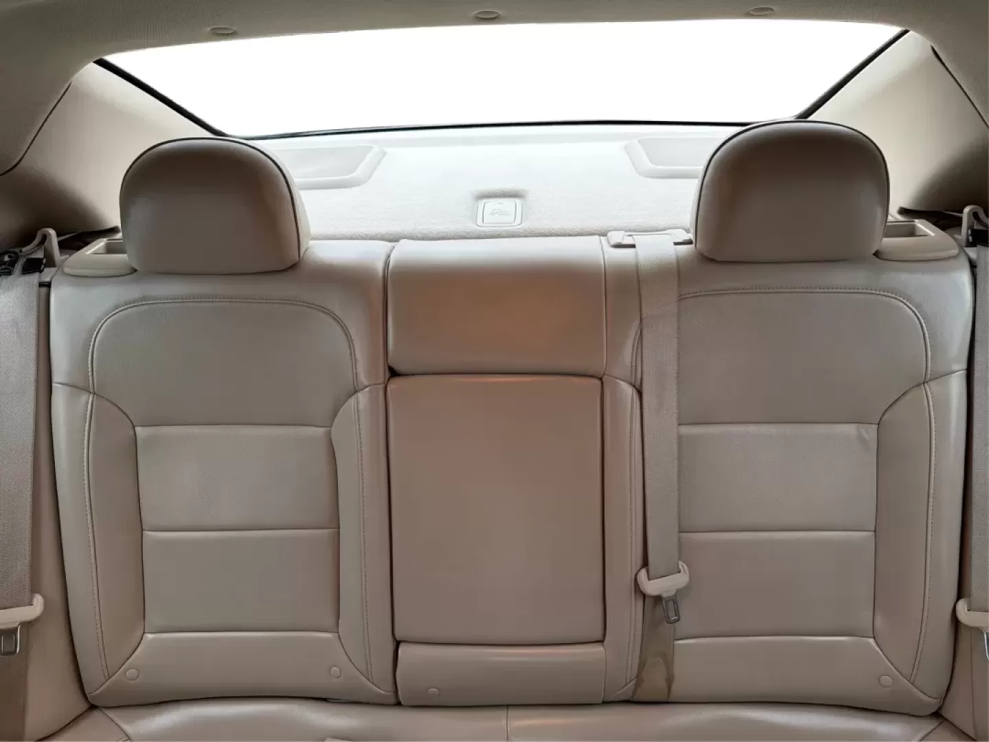 2014 Chevrolet Malibu 2LT (1G11E5SL4EF) with an ECOTEC 2.5L I-4 gasoline direct injection engine, located at 4508 South Dixie Dr, Moraine, OH, 45439, (937) 908-9800, 39.689976, -84.218452 - **Drive into Comfort and Confidence with the 2014 Chevrolet Malibu 2LT!**<br /> <br /> Are you searching for the perfect vehicle to elevate your daily commute or weekend adventures? Look no further! The 2014 Chevrolet Malibu 2LT is designed for those who value comfort, practicality, and style. Wheth - Photo#14