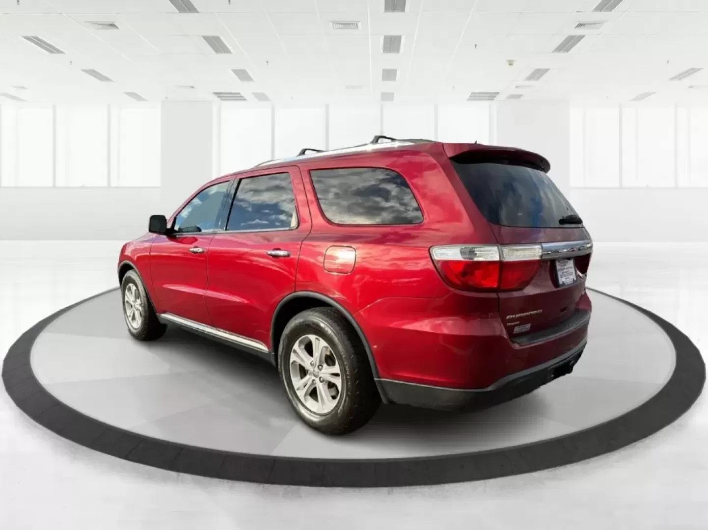 2013 Dodge Durango Crew (1C4RDJDG4DC) with an Other engine, located at 8750 N County Rd 25A, Piqua, OH, 45356, (937) 908-9800, 40.164391, -84.232513 - Are you ready to elevate your family adventures or tackle your daily commute with unparalleled ease? Look no further than this stunning 2013 Dodge Durango Crew, now available at Advantage Car and Credit in New Carlisle, OH. Perfect for growing families and those who love weekend getaways, this SUV n - Photo#4