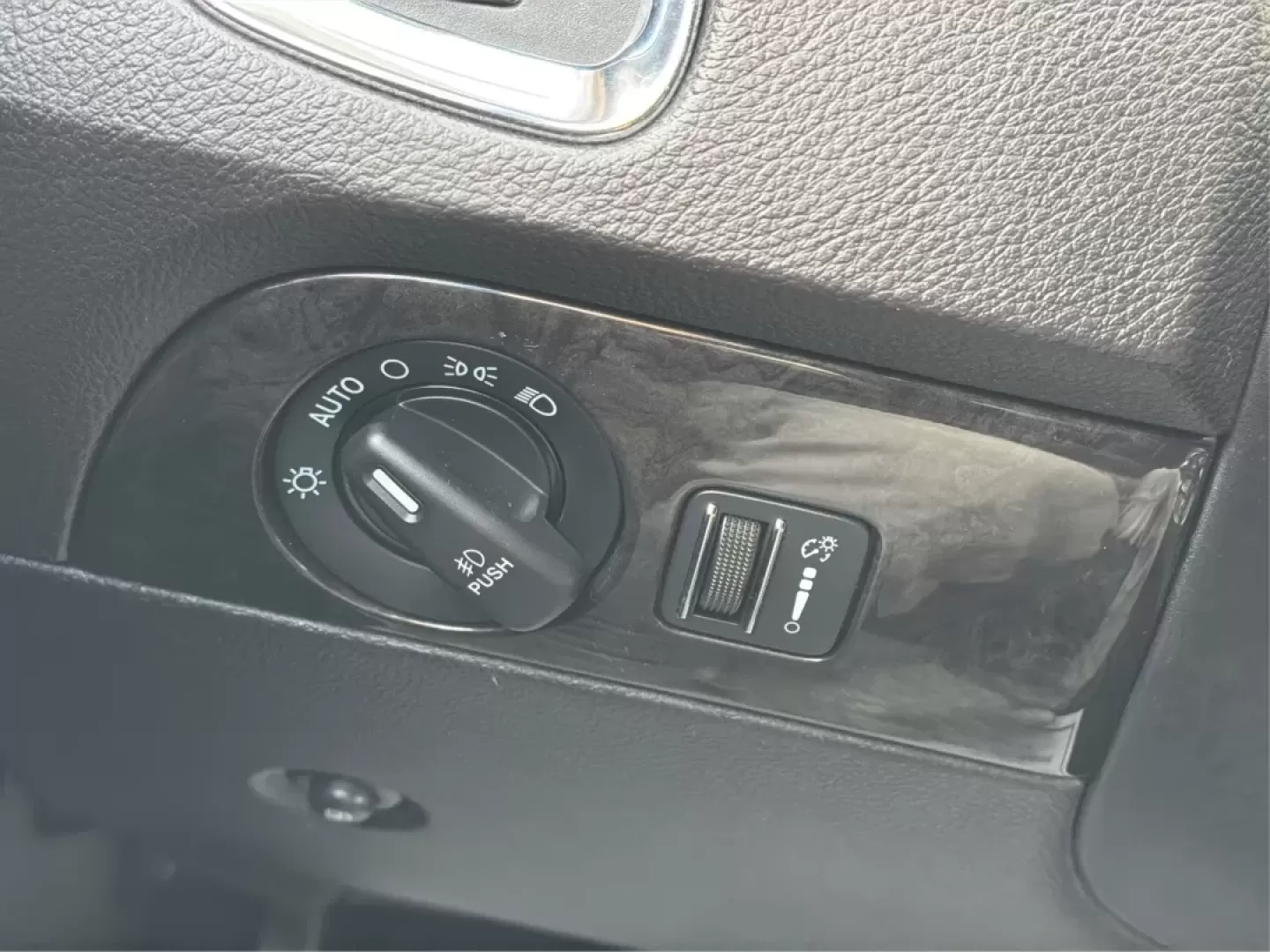 2013 Dodge Durango Crew (1C4RDJDG4DC) with an Other engine, located at 8750 N County Rd 25A, Piqua, OH, 45356, (937) 908-9800, 40.164391, -84.232513 - Are you ready to elevate your family adventures or tackle your daily commute with unparalleled ease? Look no further than this stunning 2013 Dodge Durango Crew, now available at Advantage Car and Credit in New Carlisle, OH. Perfect for growing families and those who love weekend getaways, this SUV n - Photo#17