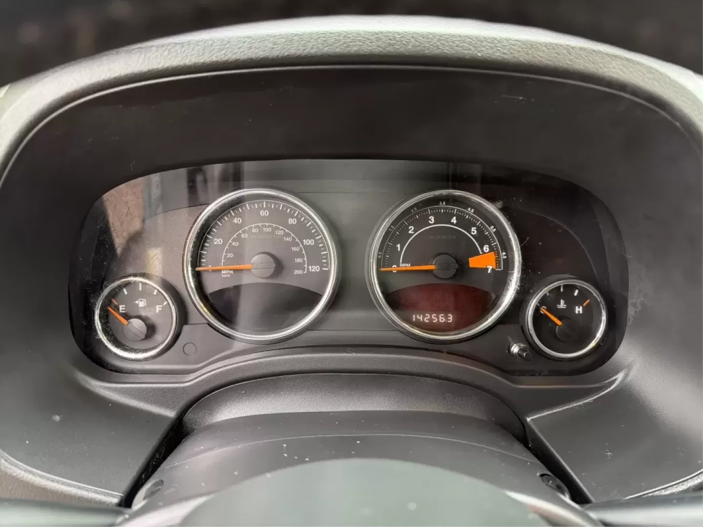 2014 Jeep Compass Latitude (1C4NJDEB3ED) with an 2.4L I-4 DOHC engine, located at 4508 South Dixie Dr, Moraine, OH, 45439, (937) 908-9800, 39.689976, -84.218452 - ### Explore the Open Road with Confidence in the 2014 Jeep Compass Latitude!<br /> <br /> Are you ready to embrace the freedom of adventure? The 2014 Jeep Compass Latitude is the perfect vehicle for those who crave a blend of rugged capability and family-friendly comfort. Whether you're planning a w - Photo#15