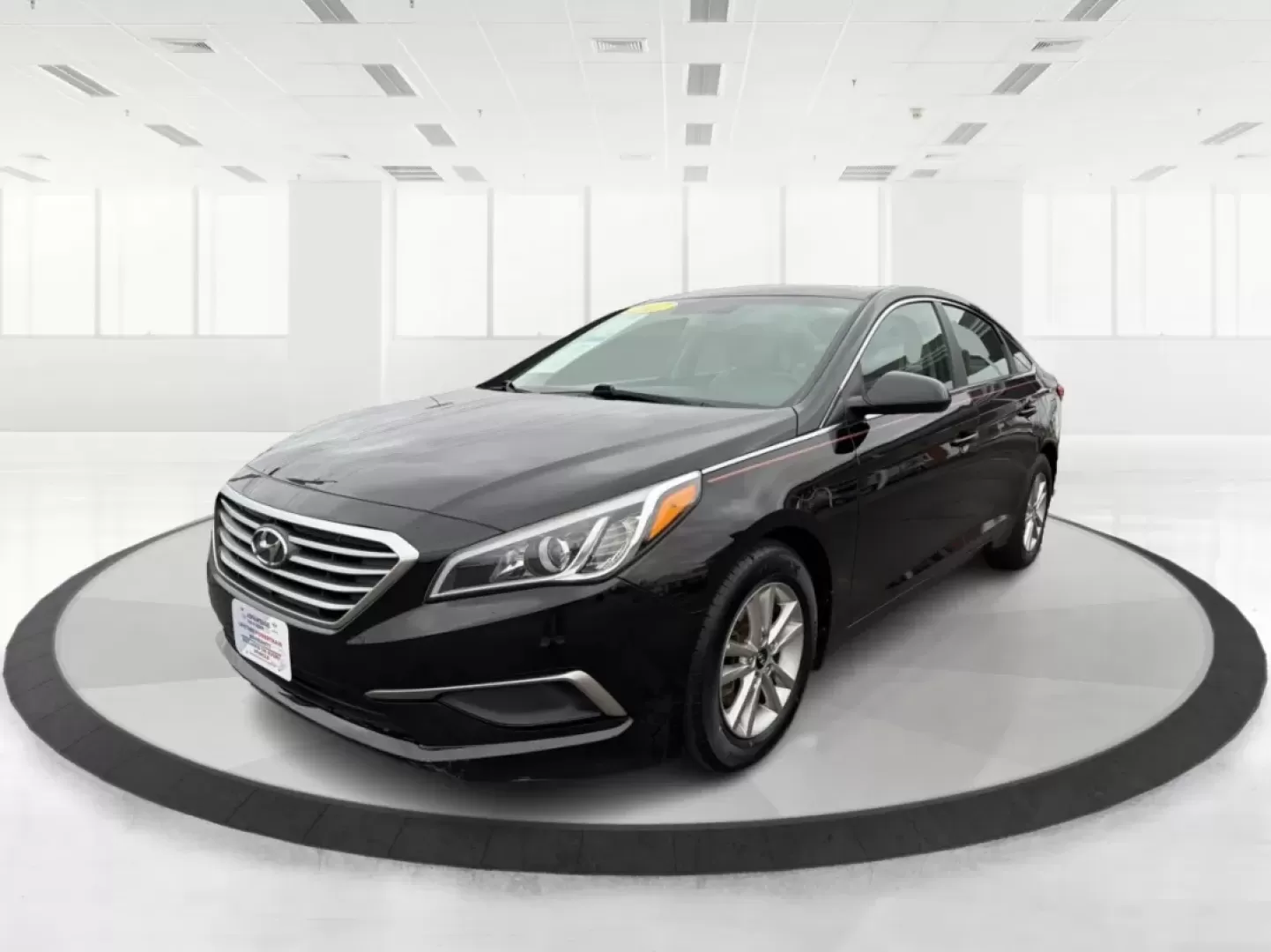 2017 Hyundai Sonata SE (5NPE24AF6HH) with an 2.4L I-4 gasoline direct injection engine, located at 8750 N County Rd 25A, Piqua, OH, 45356, (937) 908-9800, 40.164391, -84.232513 - Experience the open road like never before with the 2017 Hyundai Sonata SE, a perfect sedan for those who value style, comfort, and reliability. Whether you're commuting to work in Piqua, planning weekend getaways, or driving your family to soccer practice, this versatile vehicle is designed to meet - Photo#8
